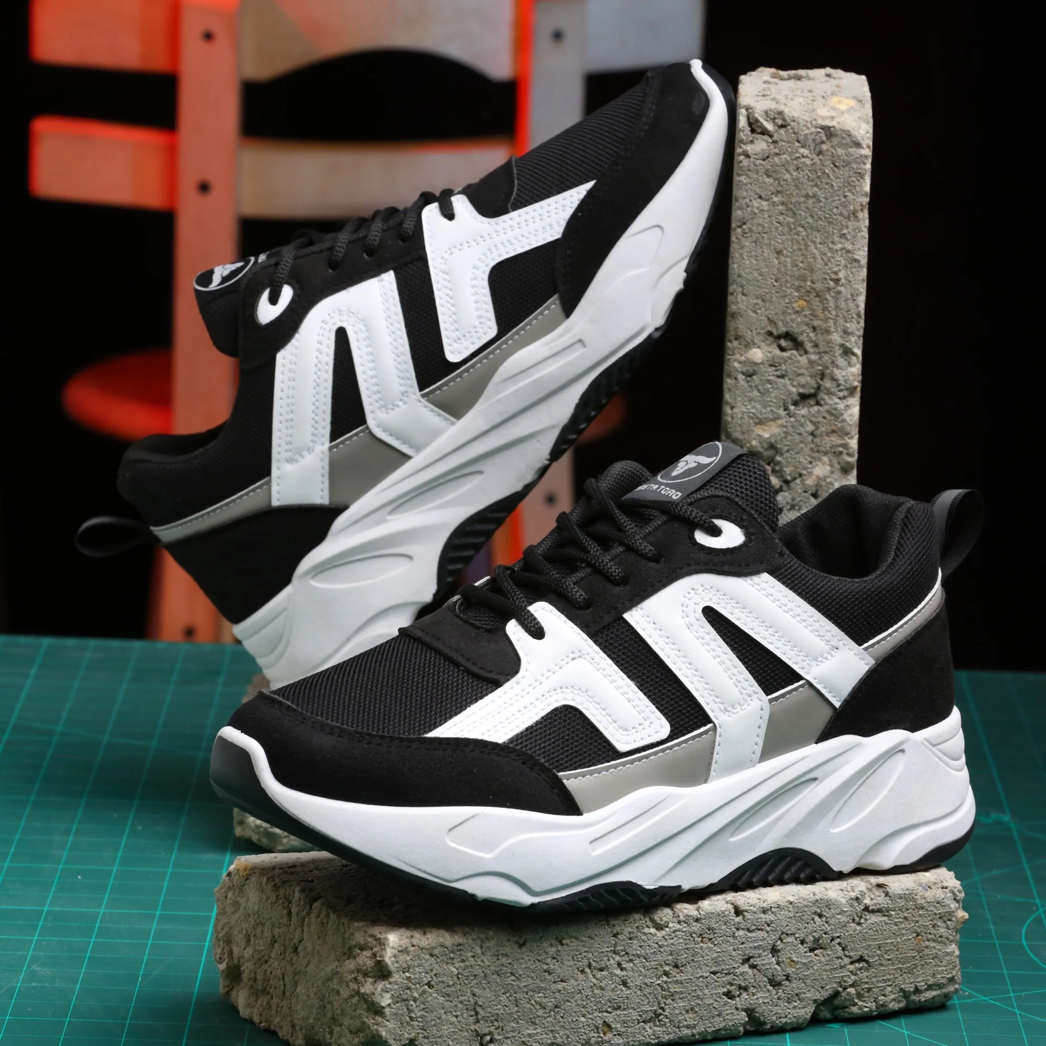 حذاء كاجوال من الفئة الفاخرة بمفهوم جديد للتصميم من تيستا تورو Q1 - Image 21