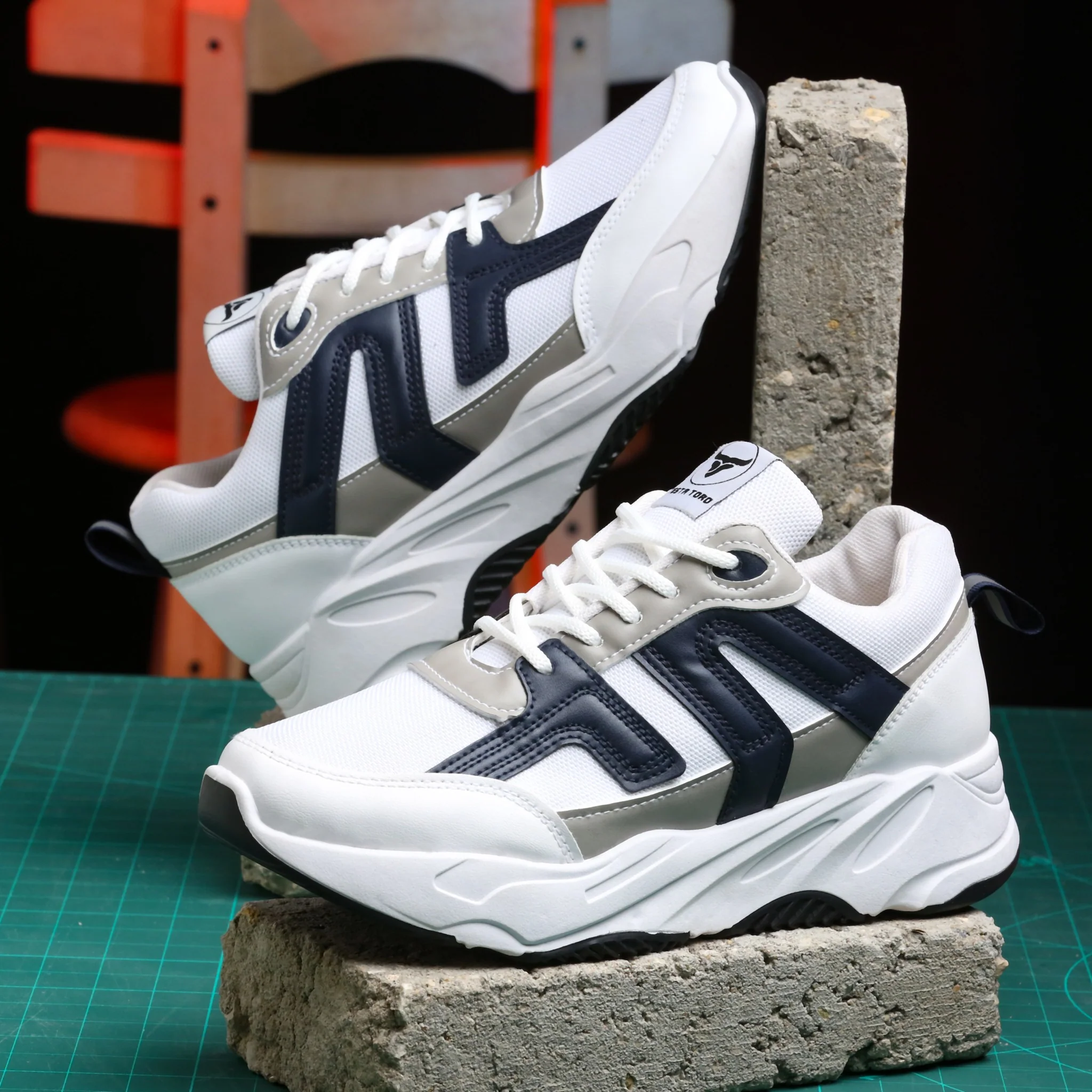 حذاء كاجوال من الفئة الفاخرة بمفهوم جديد للتصميم من تيستا تورو Q1 - Image 27