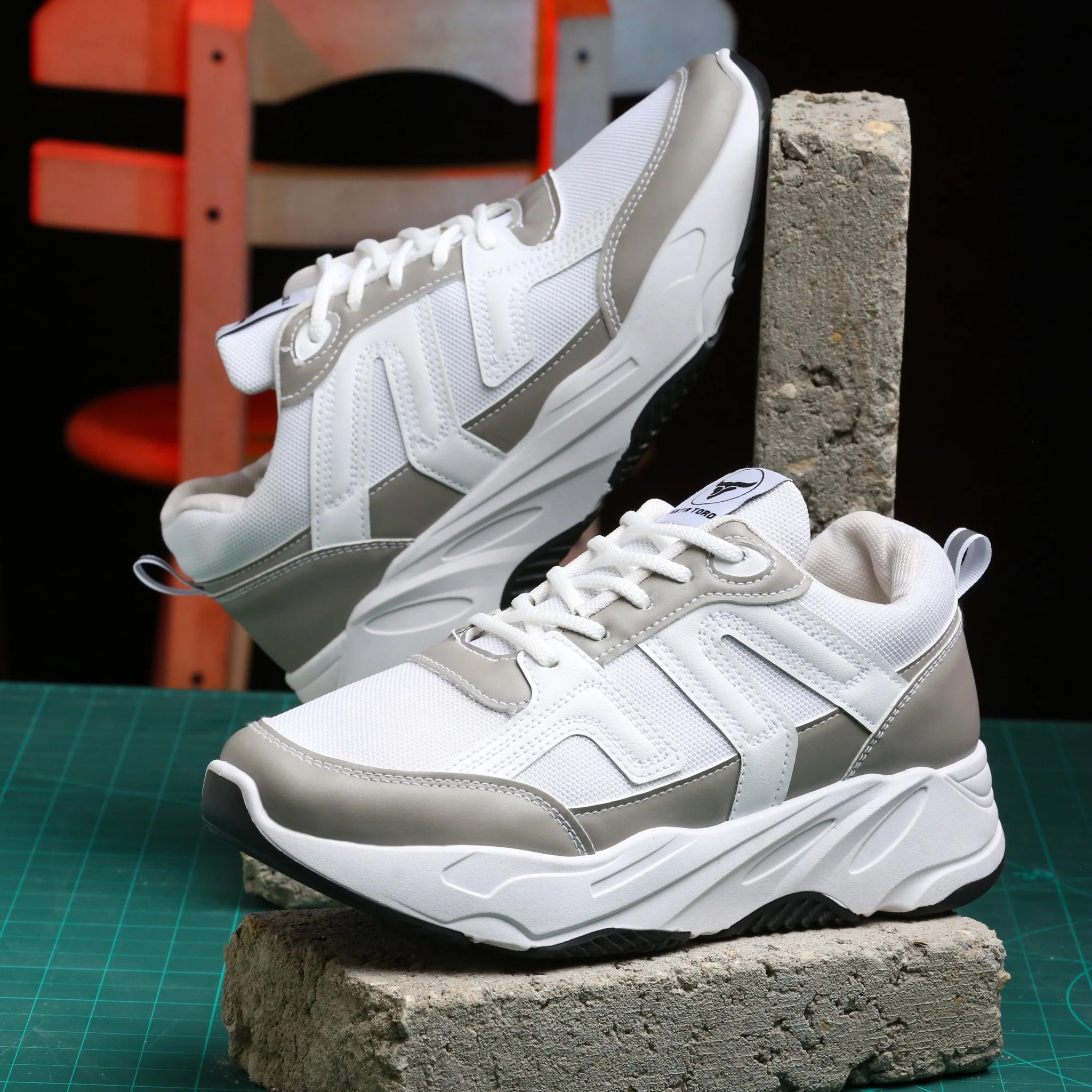 حذاء كاجوال من الفئة الفاخرة بمفهوم جديد للتصميم من تيستا تورو Q1 - Image 28