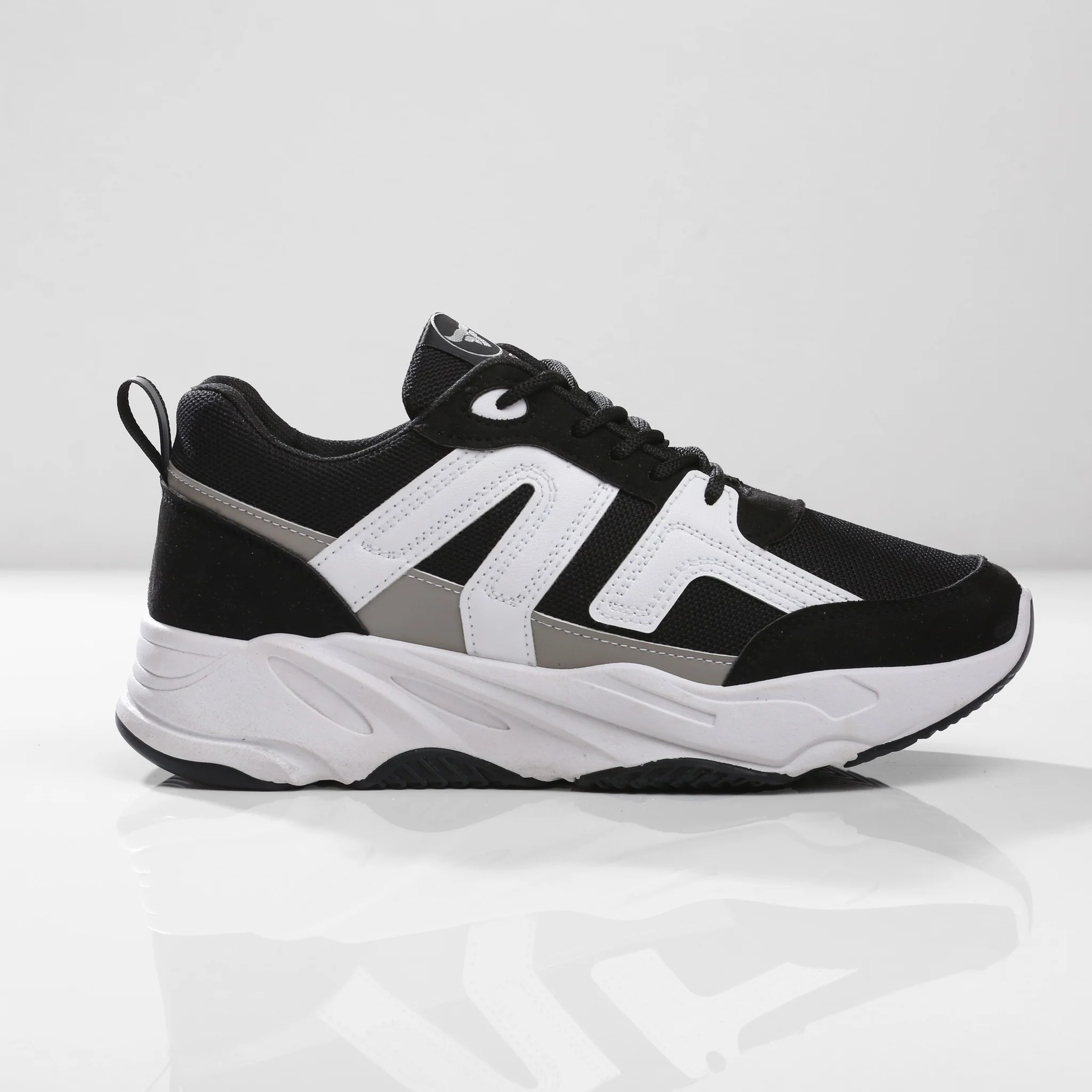 حذاء كاجوال من الفئة الفاخرة بمفهوم جديد للتصميم من تيستا تورو Q1 - Image 6