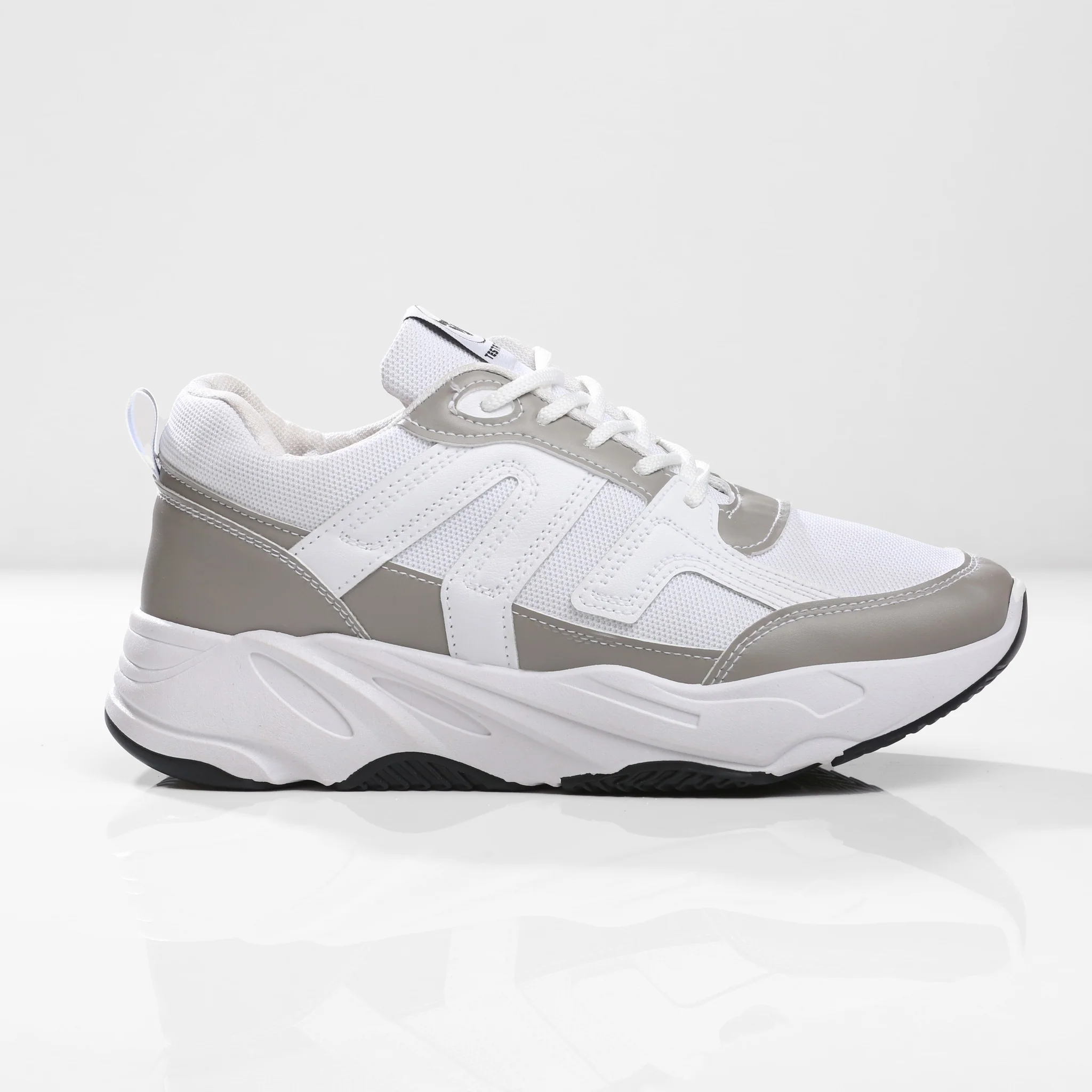 حذاء كاجوال من الفئة الفاخرة بمفهوم جديد للتصميم من تيستا تورو Q1 - Image 9