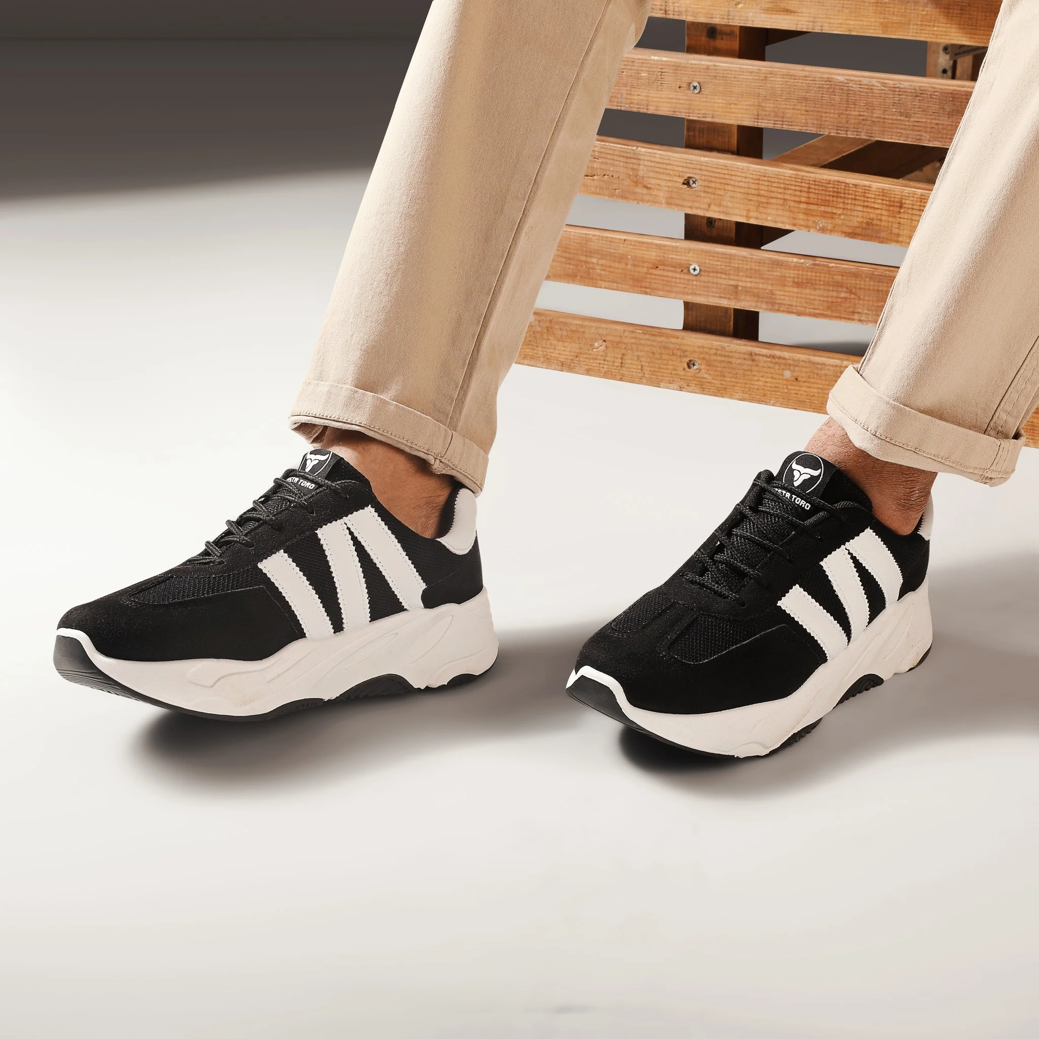 حذاء بتصميم محايد كلاسيكي مبني علي توفير الراحة بخامات مختلطة من تيستا تورو Q3 - Image 10