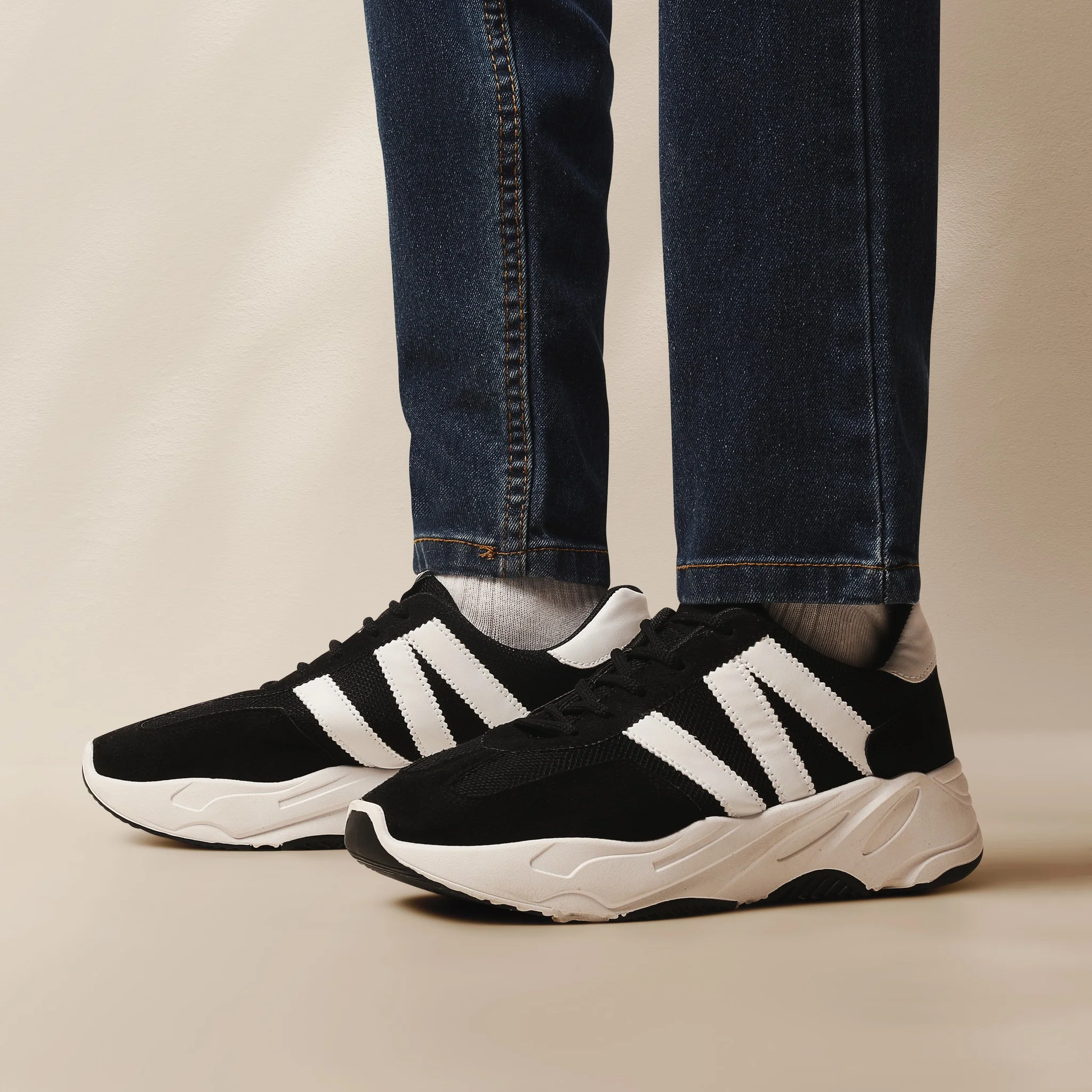 حذاء بتصميم محايد كلاسيكي مبني علي توفير الراحة بخامات مختلطة من تيستا تورو Q3 - Image 16