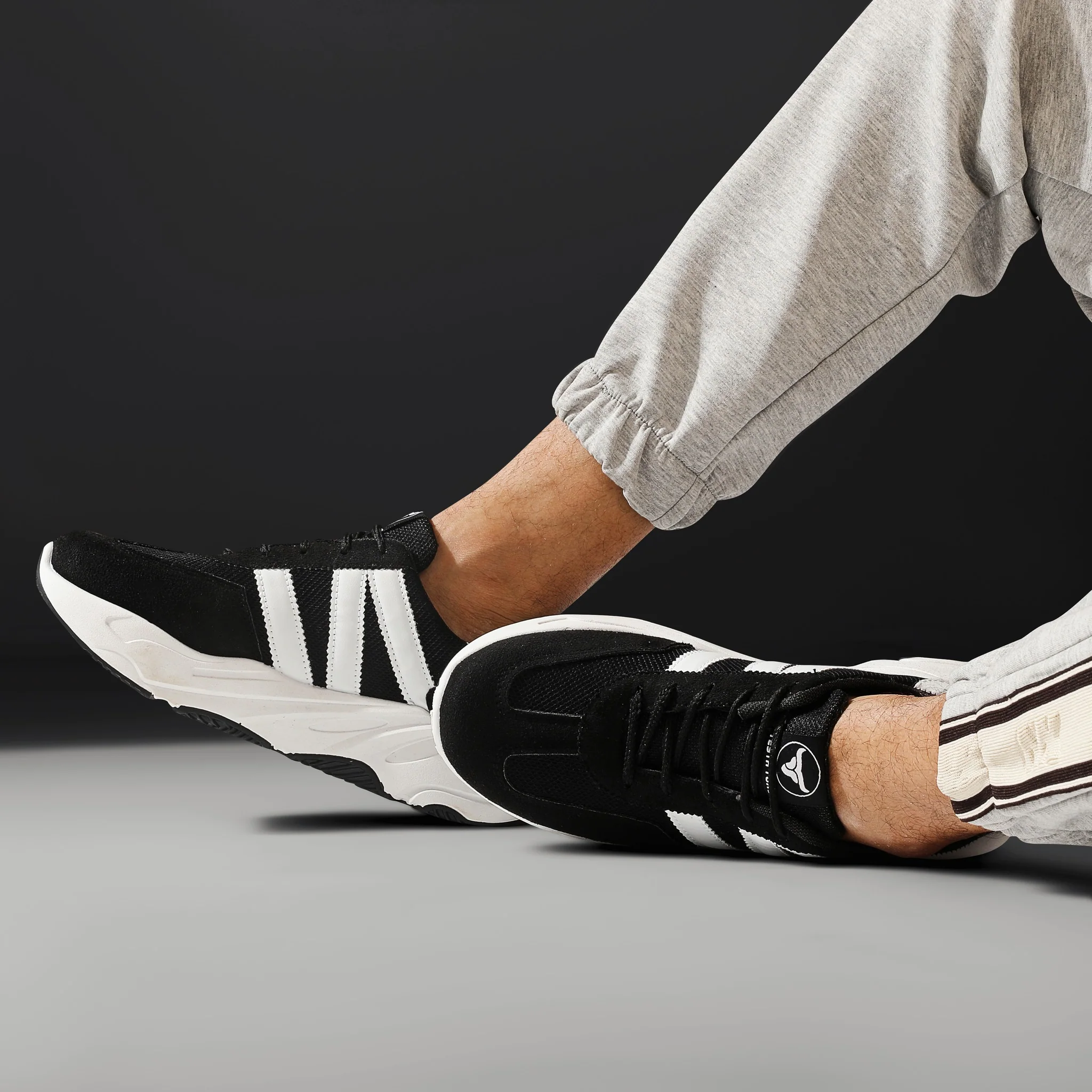 حذاء بتصميم محايد كلاسيكي مبني علي توفير الراحة بخامات مختلطة من تيستا تورو Q3 - Image 19