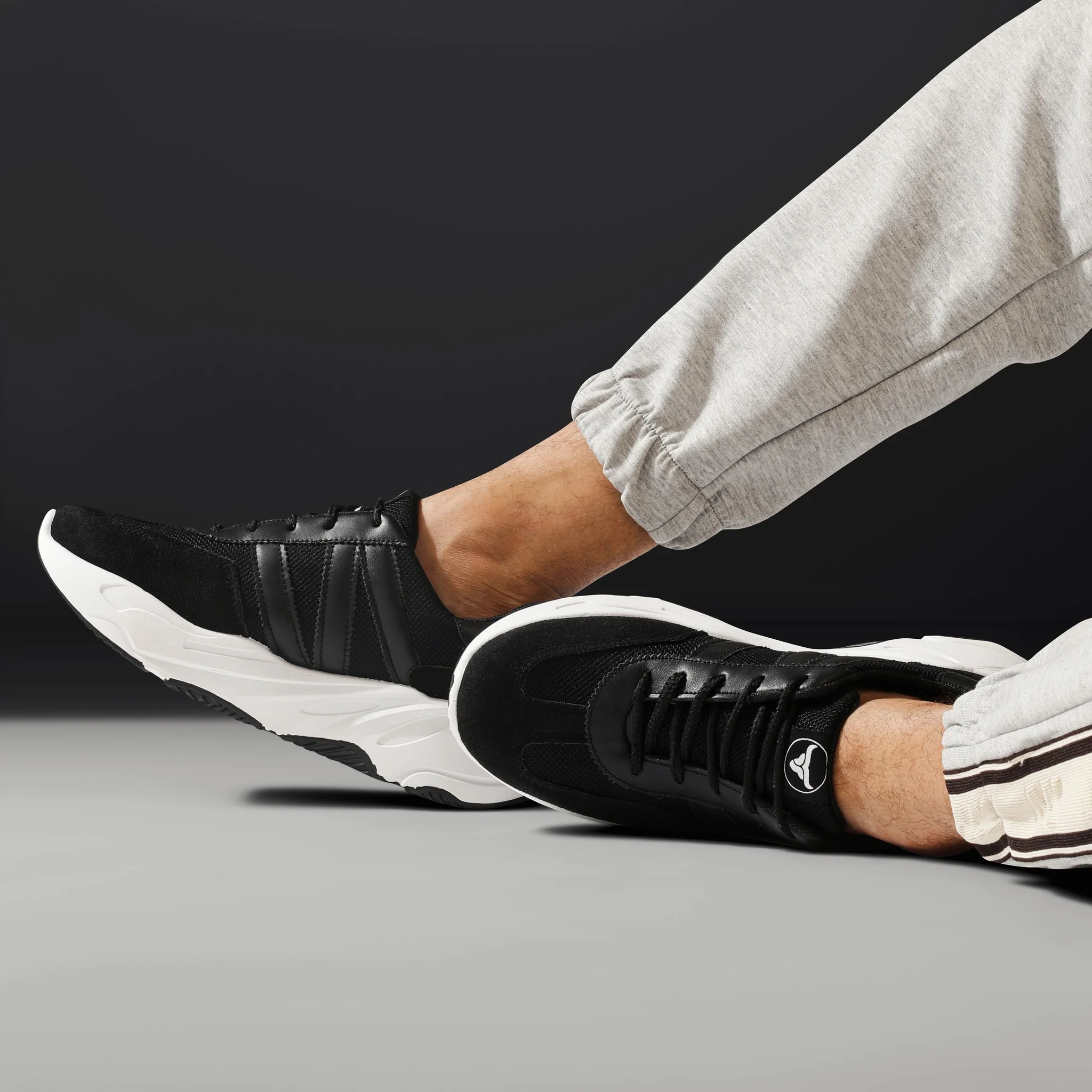 حذاء بتصميم محايد كلاسيكي مبني علي توفير الراحة بخامات مختلطة من تيستا تورو Q3 - Image 20