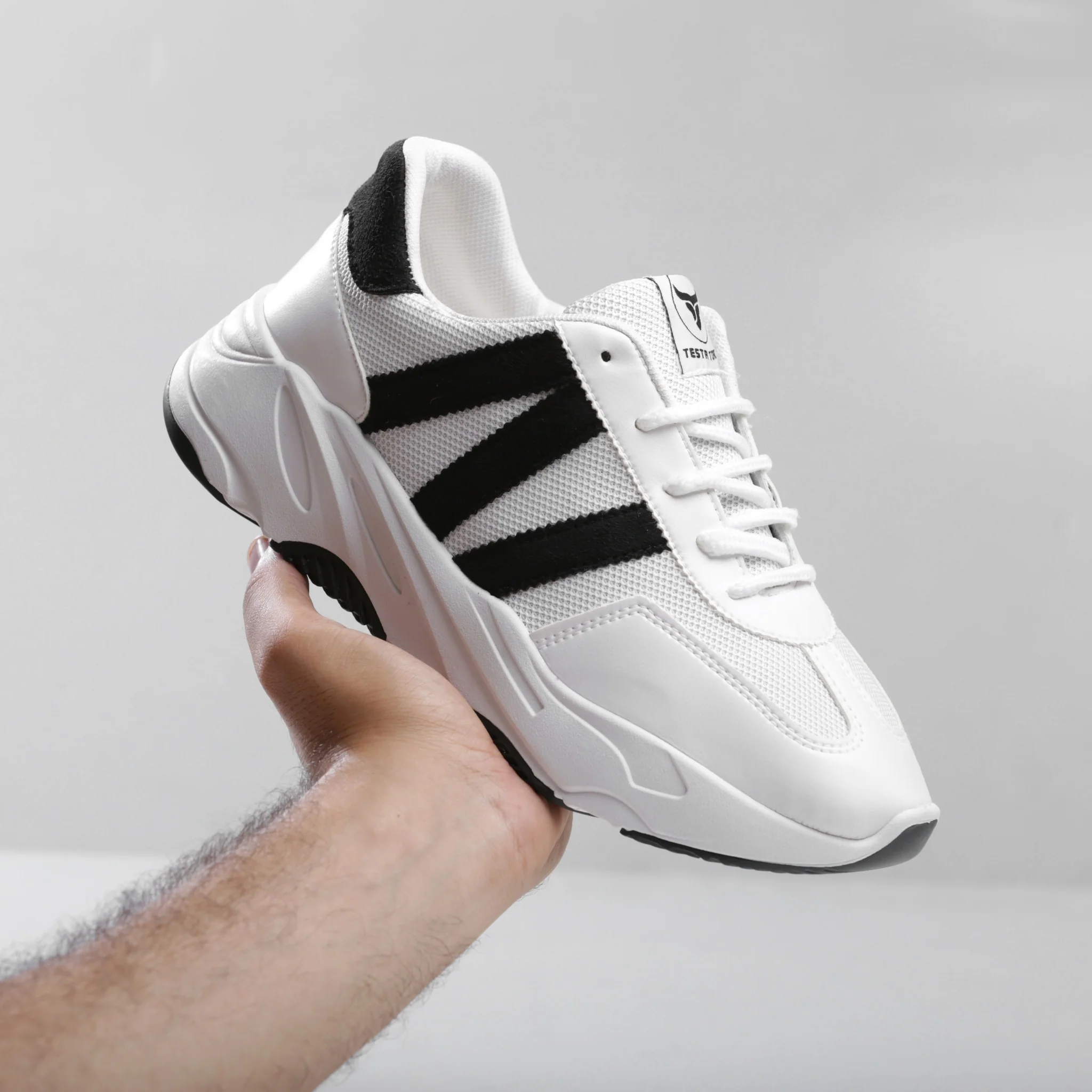 حذاء بتصميم محايد كلاسيكي مبني علي توفير الراحة بخامات مختلطة من تيستا تورو Q3 - Image 25