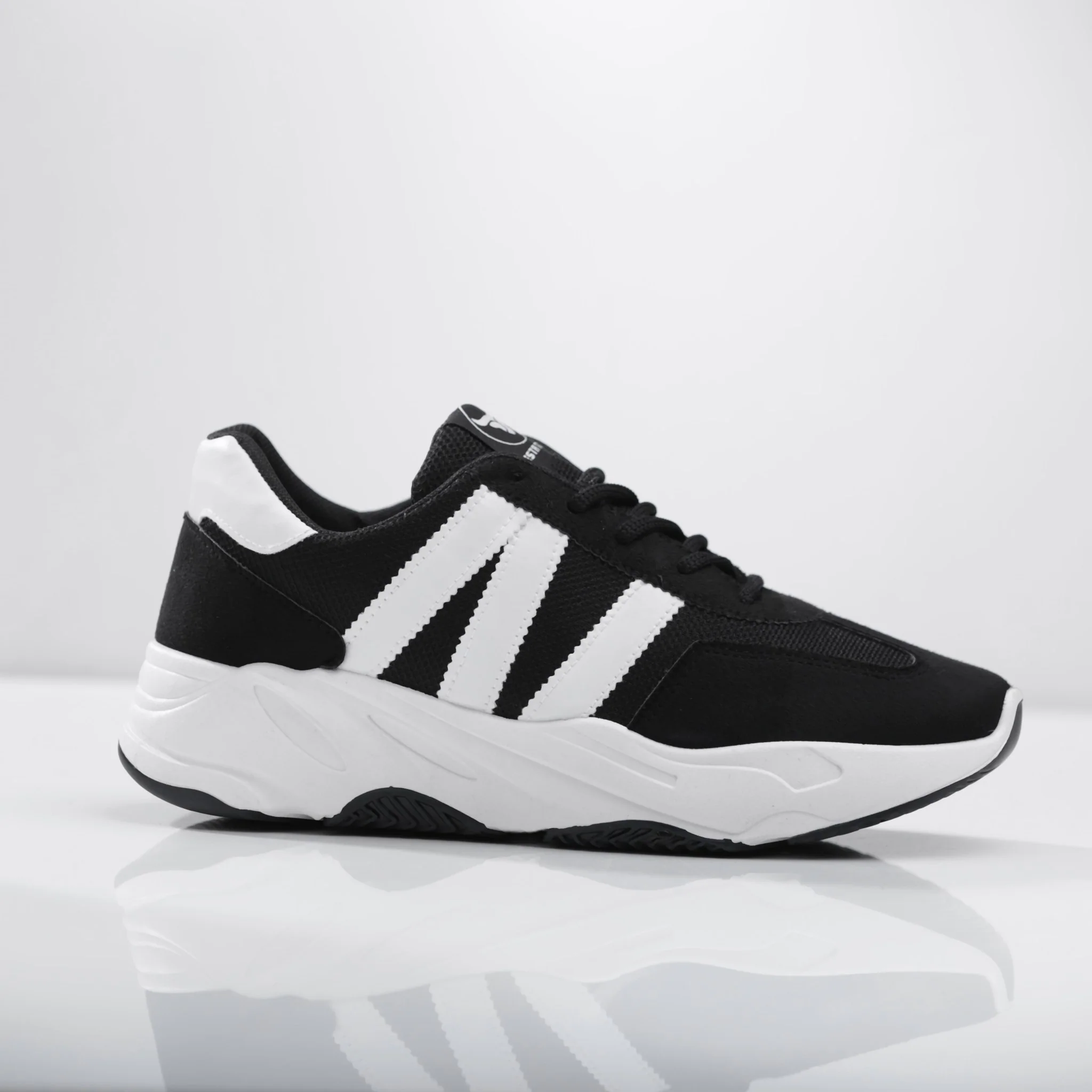 حذاء بتصميم محايد كلاسيكي مبني علي توفير الراحة بخامات مختلطة من تيستا تورو Q3 - Image 30