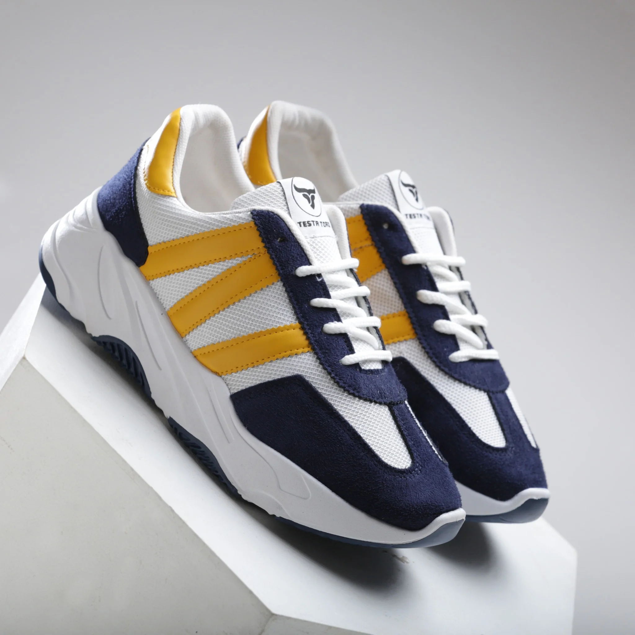 حذاء بتصميم محايد كلاسيكي مبني علي توفير الراحة بخامات مختلطة من تيستا تورو Q3 - Image 33