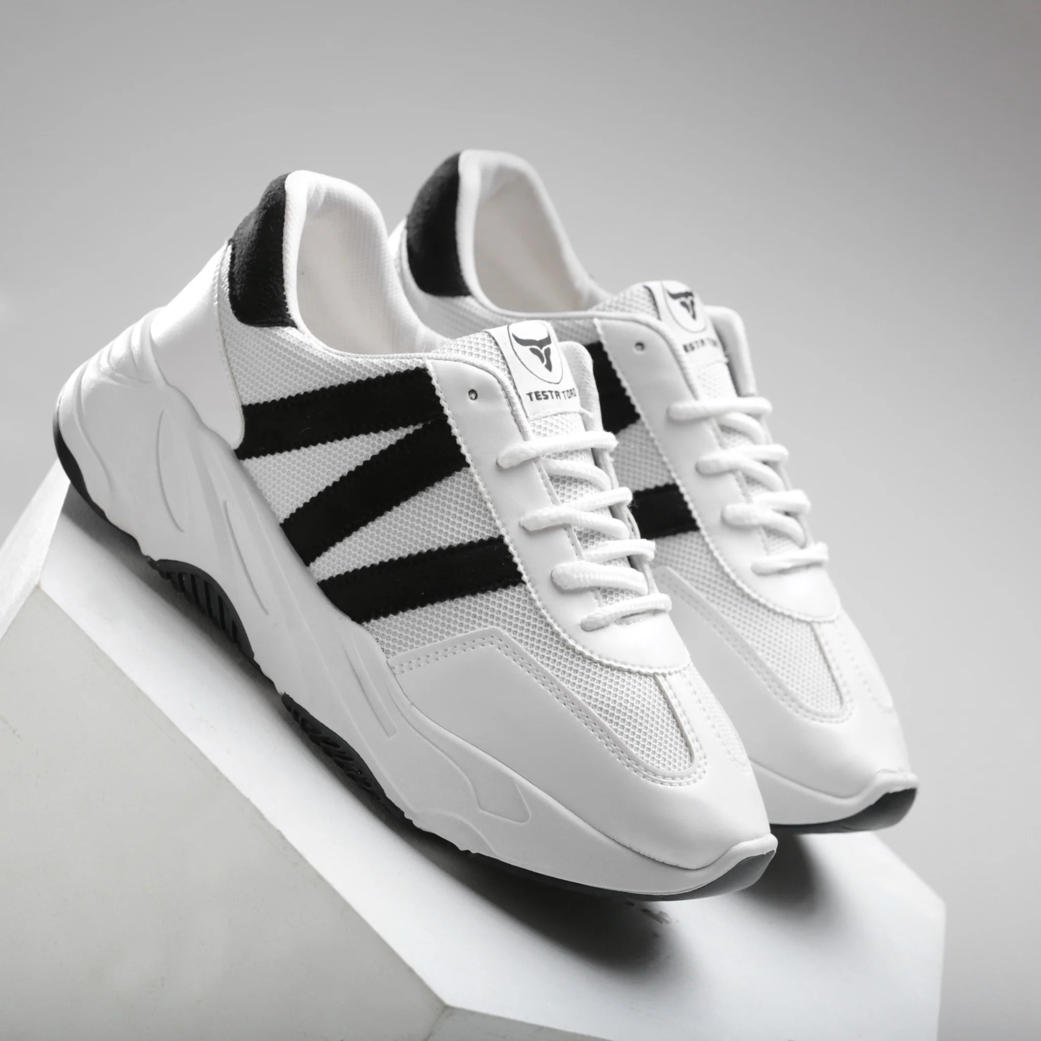 حذاء بتصميم محايد كلاسيكي مبني علي توفير الراحة بخامات مختلطة من تيستا تورو Q3 - Image 34