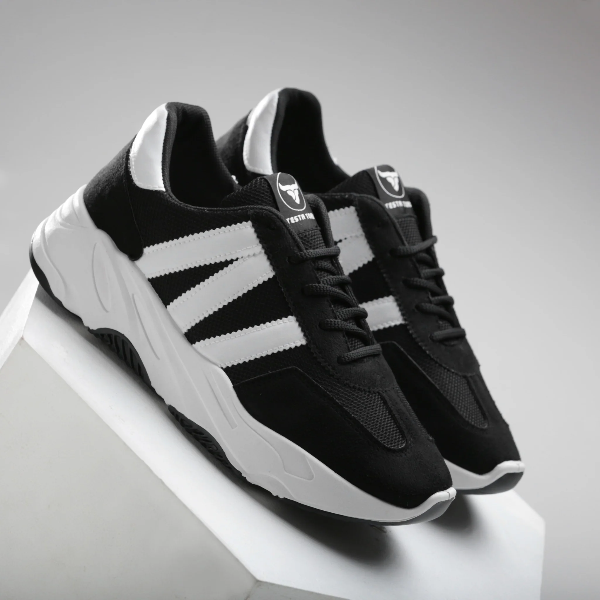 حذاء بتصميم محايد كلاسيكي مبني علي توفير الراحة بخامات مختلطة من تيستا تورو Q3 - Image 36