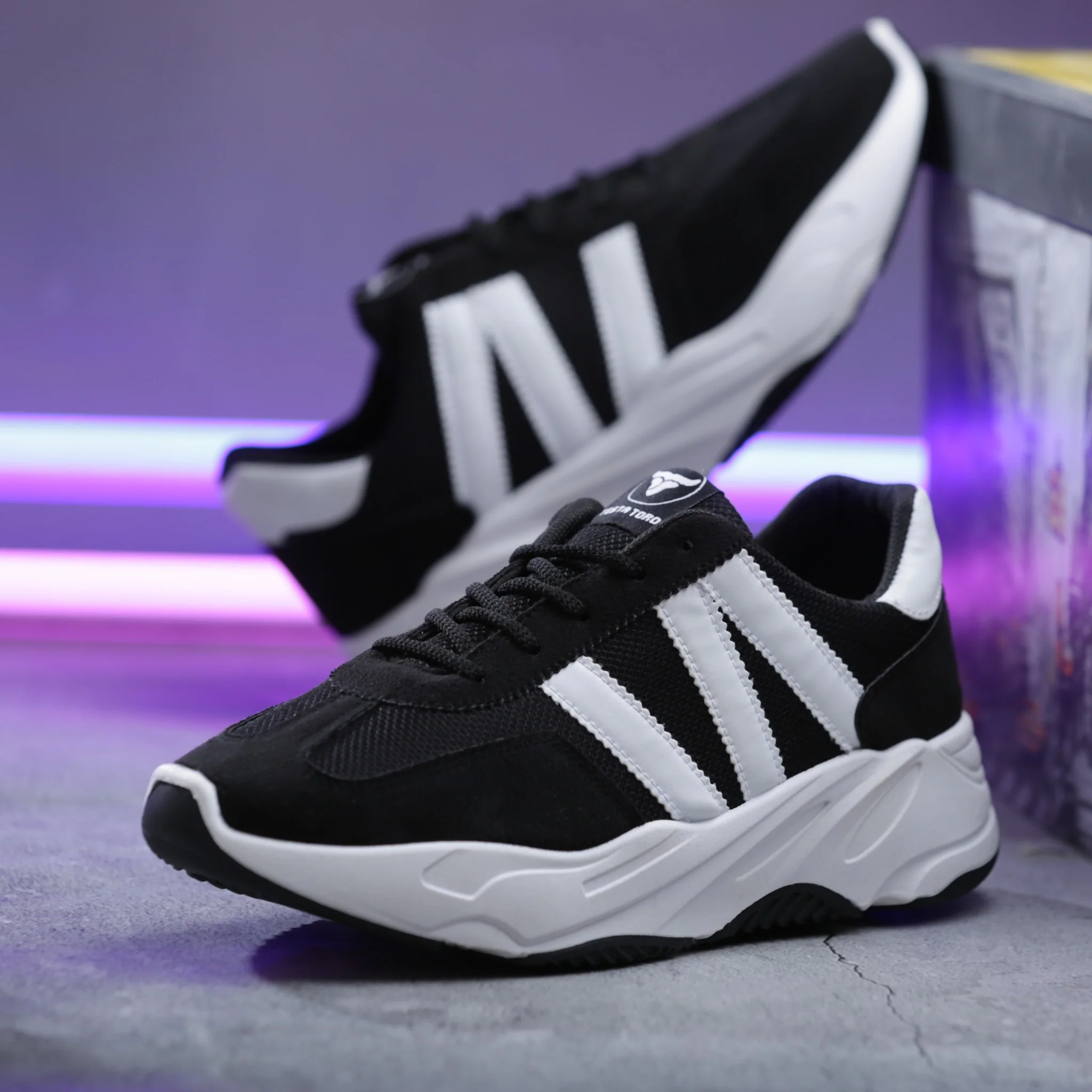 حذاء بتصميم محايد كلاسيكي مبني علي توفير الراحة بخامات مختلطة من تيستا تورو Q3 - Image 42