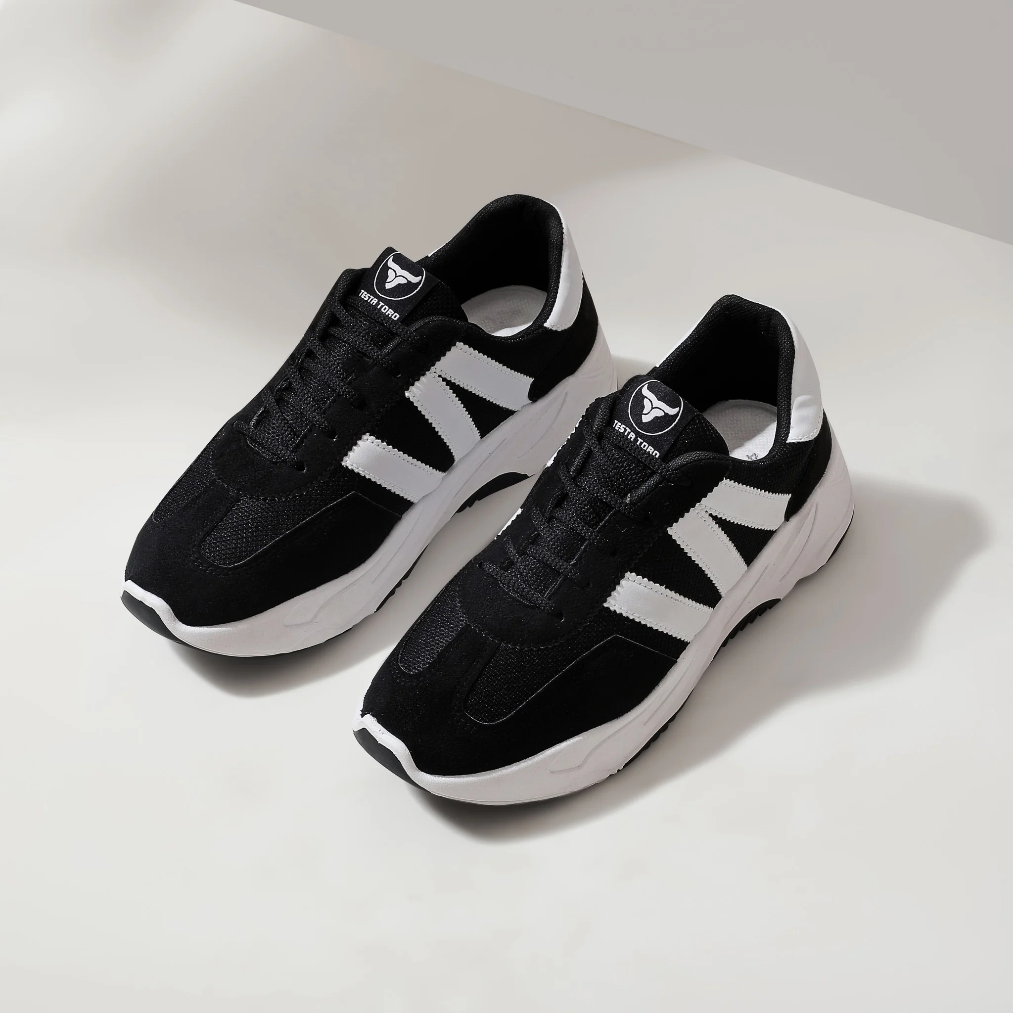 حذاء بتصميم محايد كلاسيكي مبني علي توفير الراحة بخامات مختلطة من تيستا تورو Q3 - Image 5