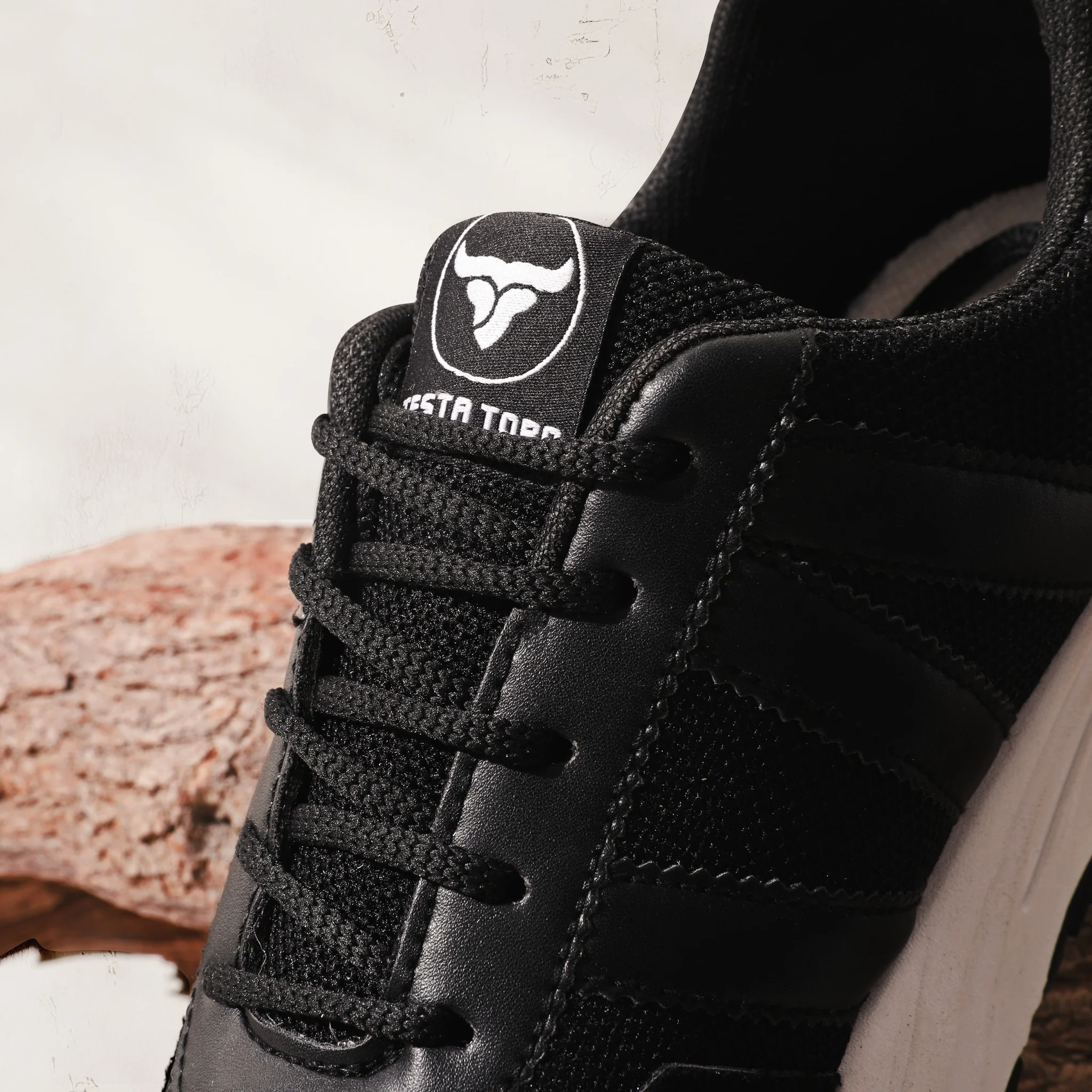 حذاء بتصميم محايد كلاسيكي مبني علي توفير الراحة بخامات مختلطة من تيستا تورو Q3 - Image 55