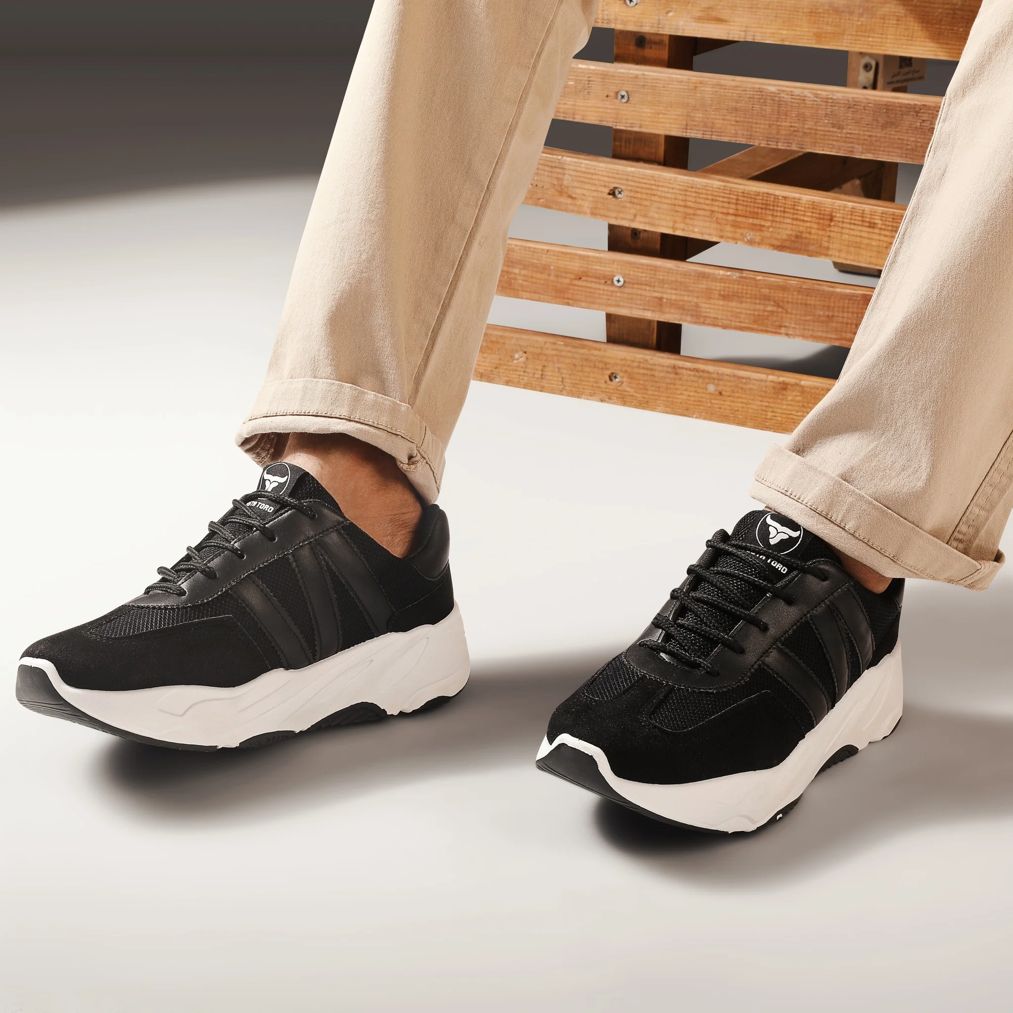 حذاء بتصميم محايد كلاسيكي مبني علي توفير الراحة بخامات مختلطة من تيستا تورو Q3 - Image 7