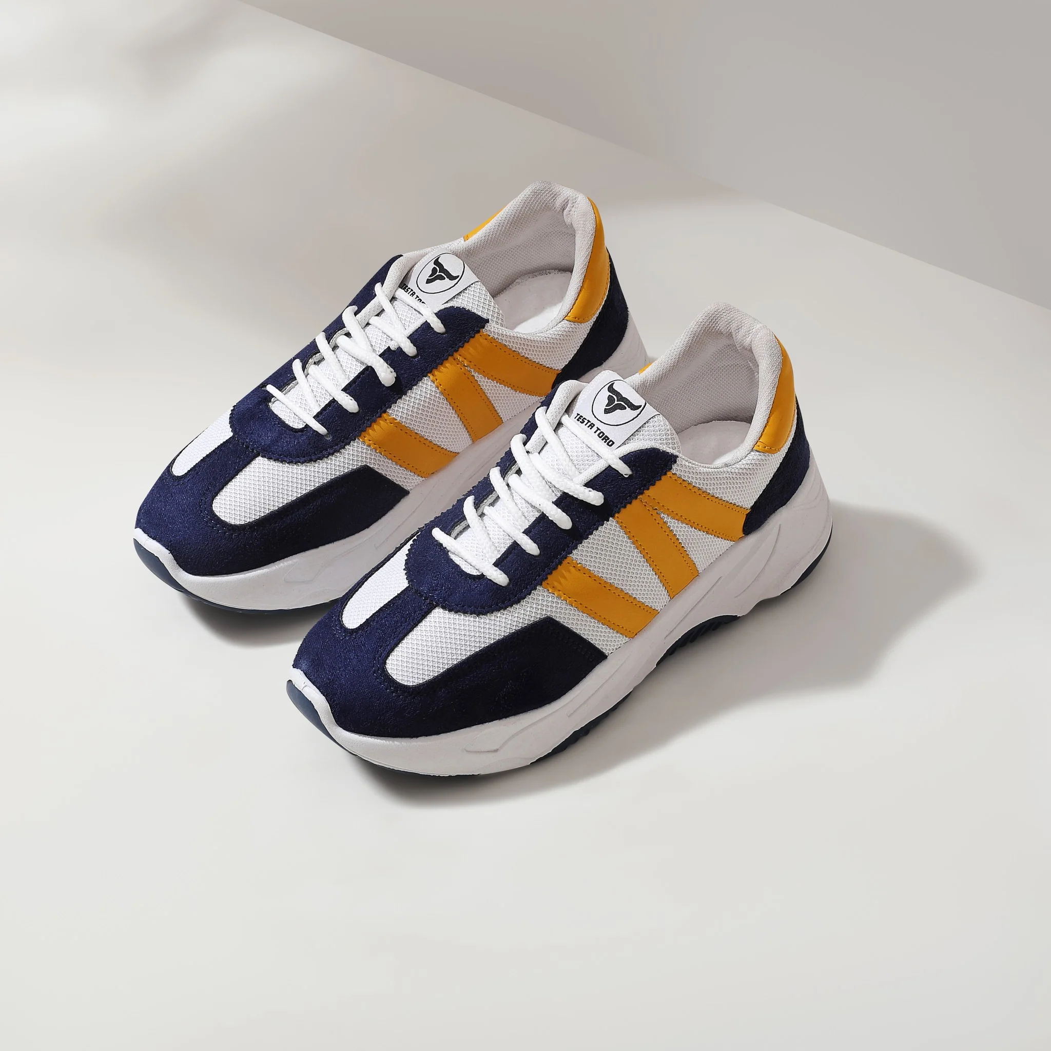 حذاء بتصميم محايد كلاسيكي مبني علي توفير الراحة بخامات مختلطة من تيستا تورو Q3 - Image 9