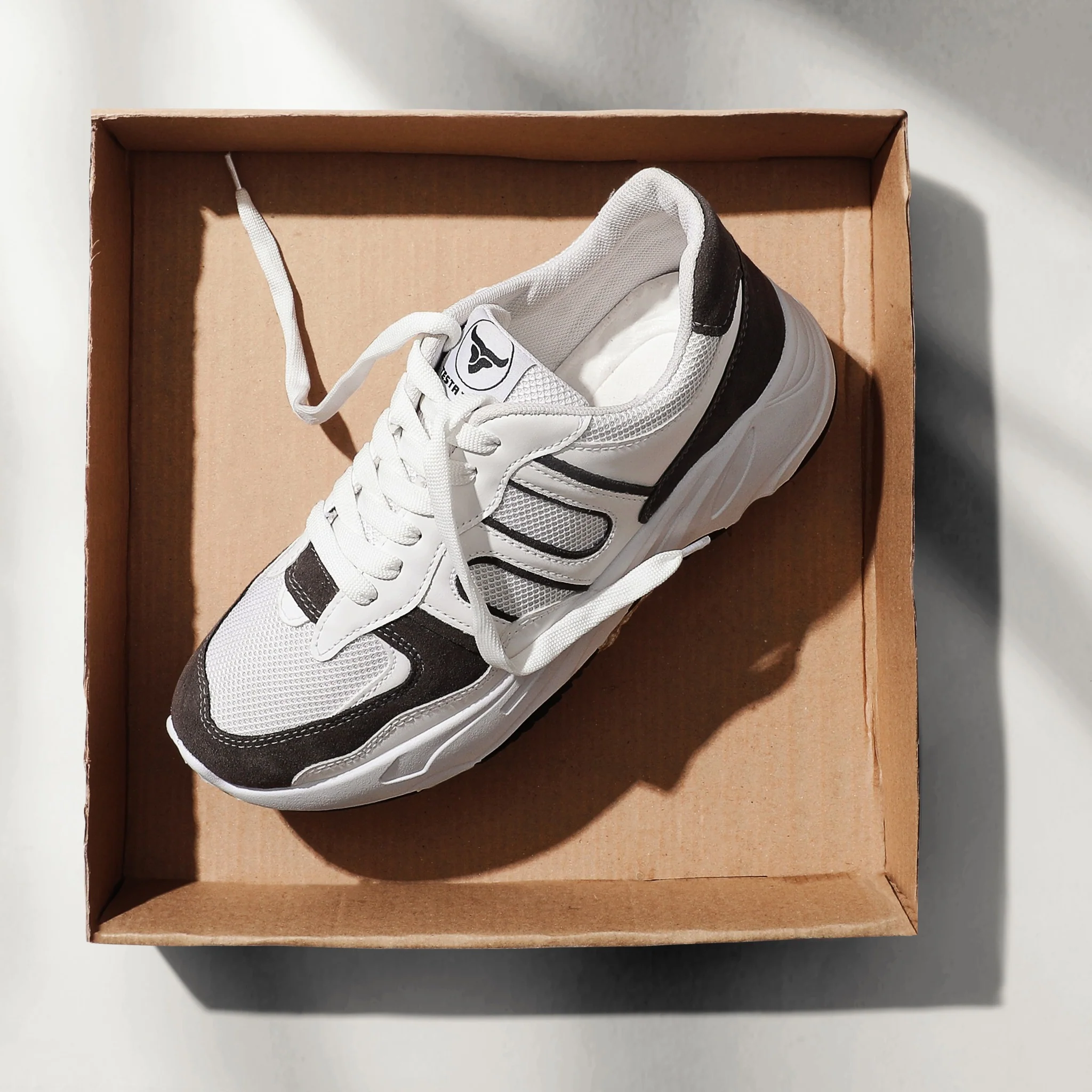 حذاء كاجوال من الفئة الفاخرة للحياة اليومية من تيستا تورو Q4 - Image 10