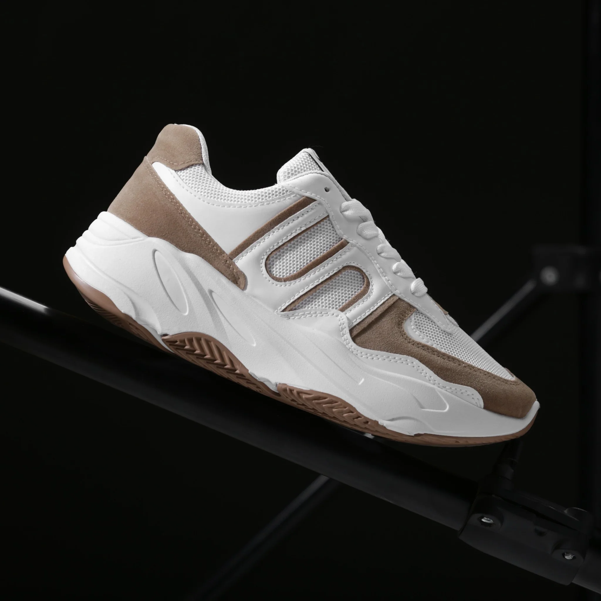 حذاء كاجوال من الفئة الفاخرة للحياة اليومية من تيستا تورو Q4 - Image 13