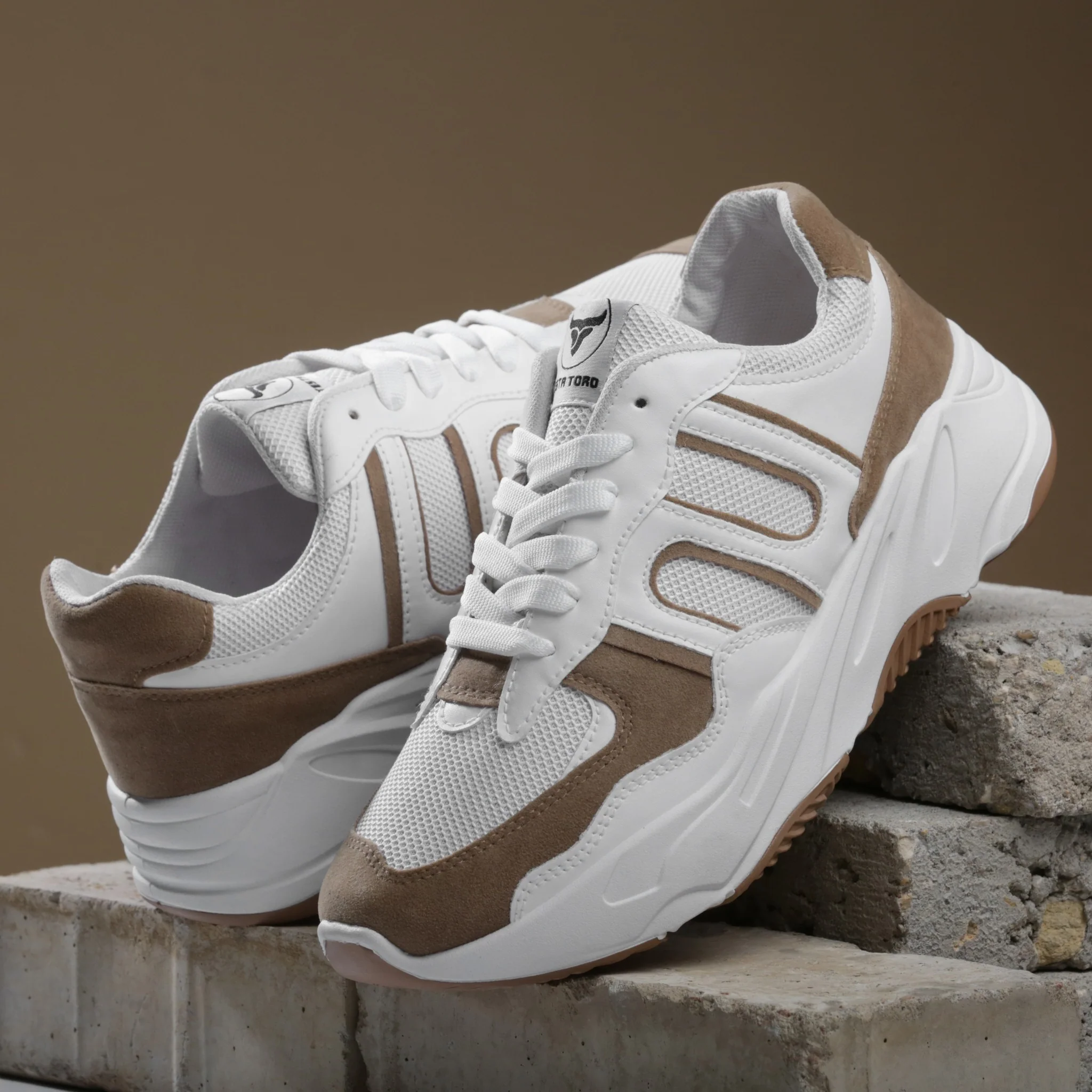 حذاء كاجوال من الفئة الفاخرة للحياة اليومية من تيستا تورو Q4 - Image 29