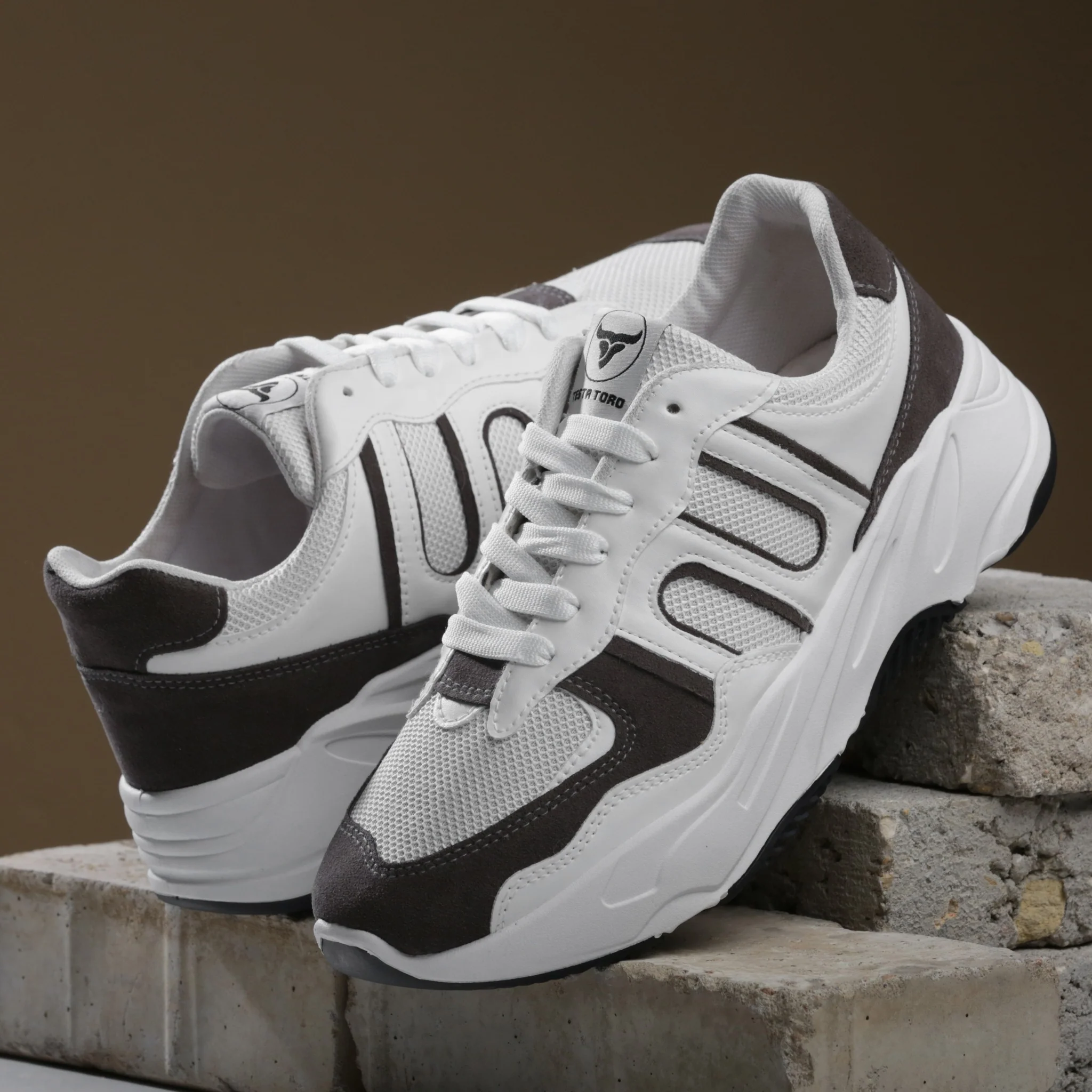 حذاء كاجوال من الفئة الفاخرة للحياة اليومية من تيستا تورو Q4 - Image 31