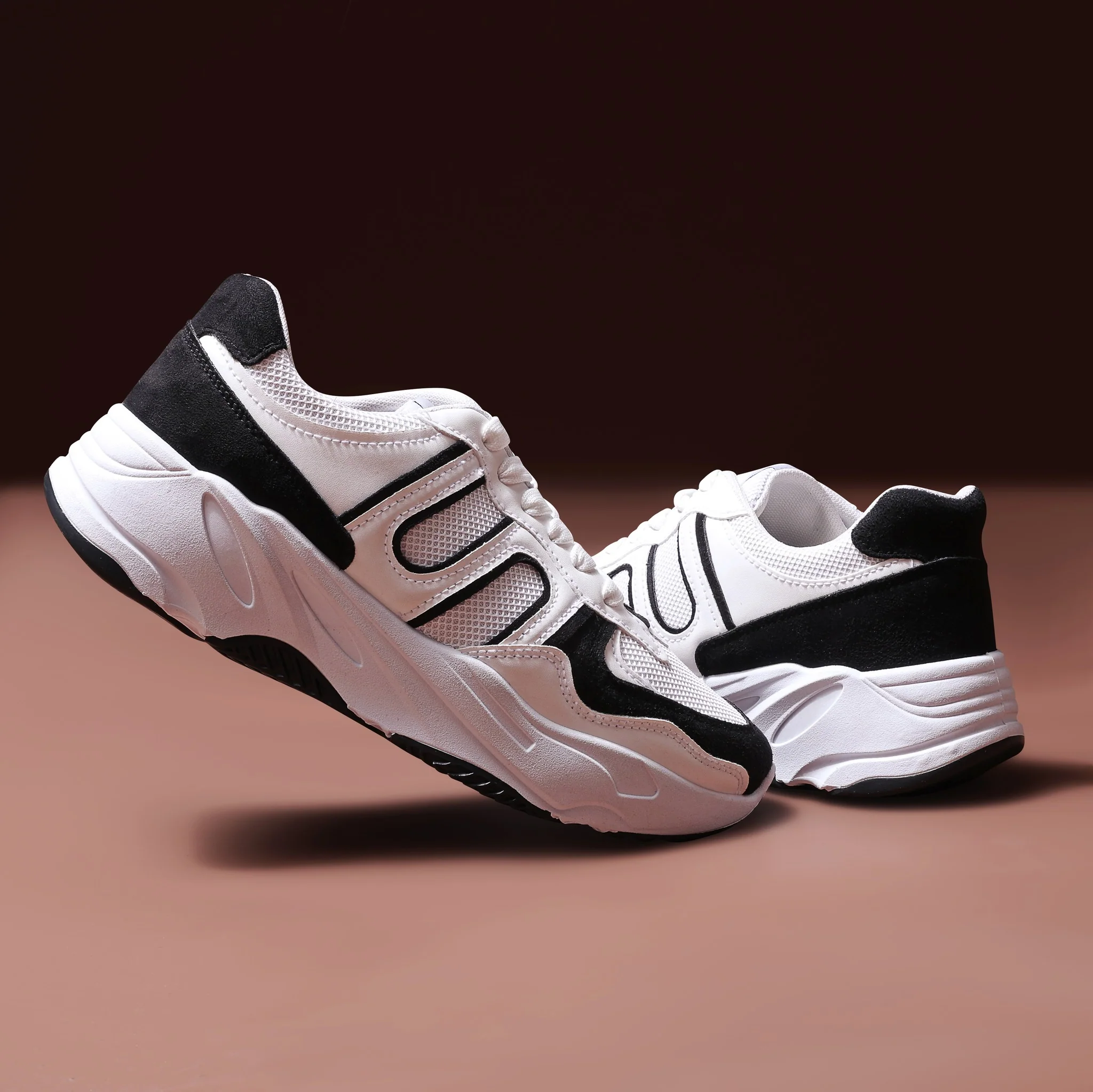 حذاء كاجوال من الفئة الفاخرة للحياة اليومية من تيستا تورو Q4 - Image 37