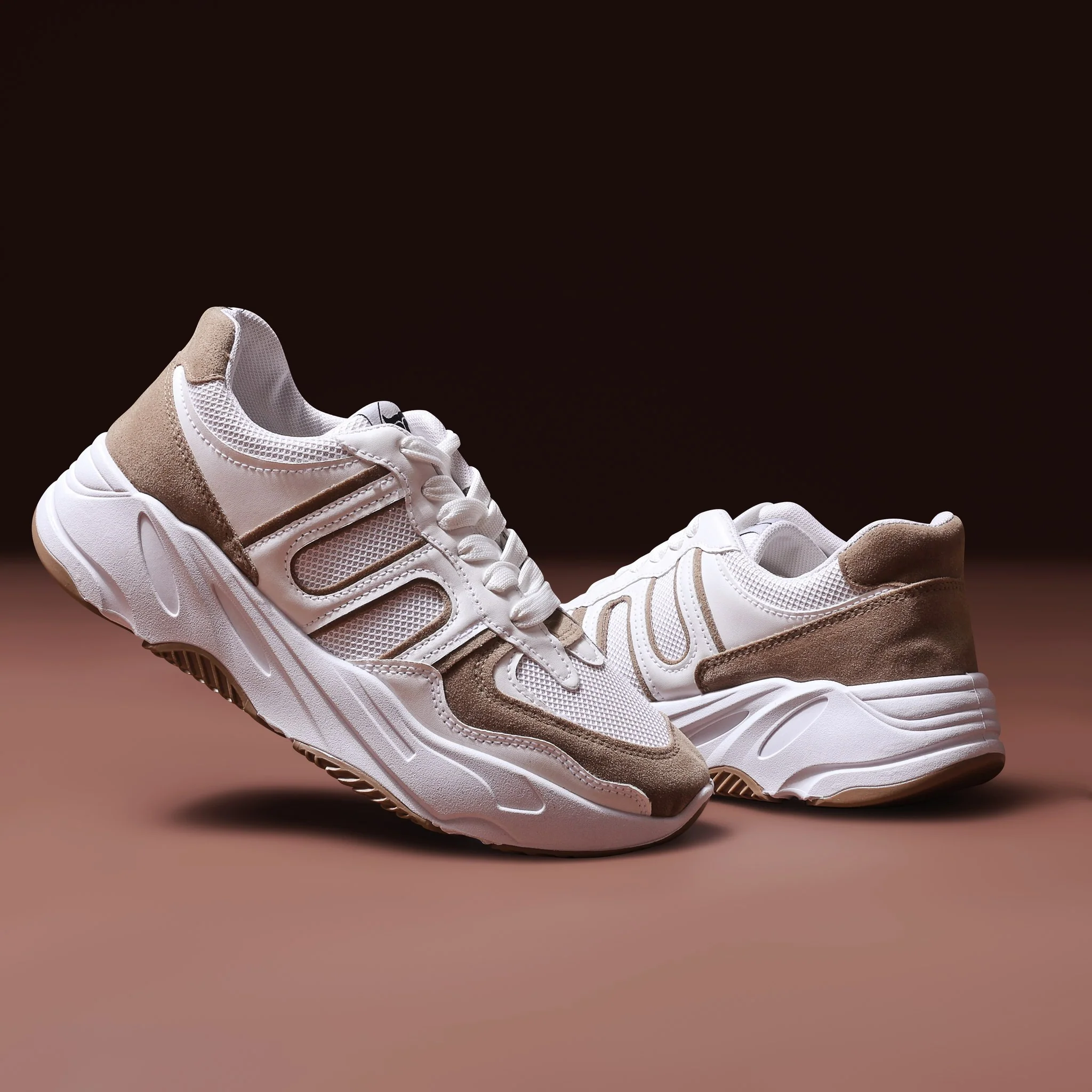 حذاء كاجوال من الفئة الفاخرة للحياة اليومية من تيستا تورو Q4 - Image 38