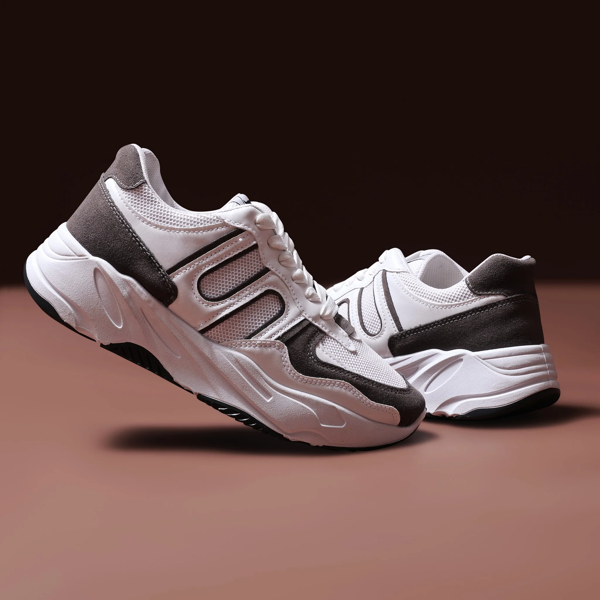 حذاء كاجوال من الفئة الفاخرة للحياة اليومية من تيستا تورو Q4 - Image 39