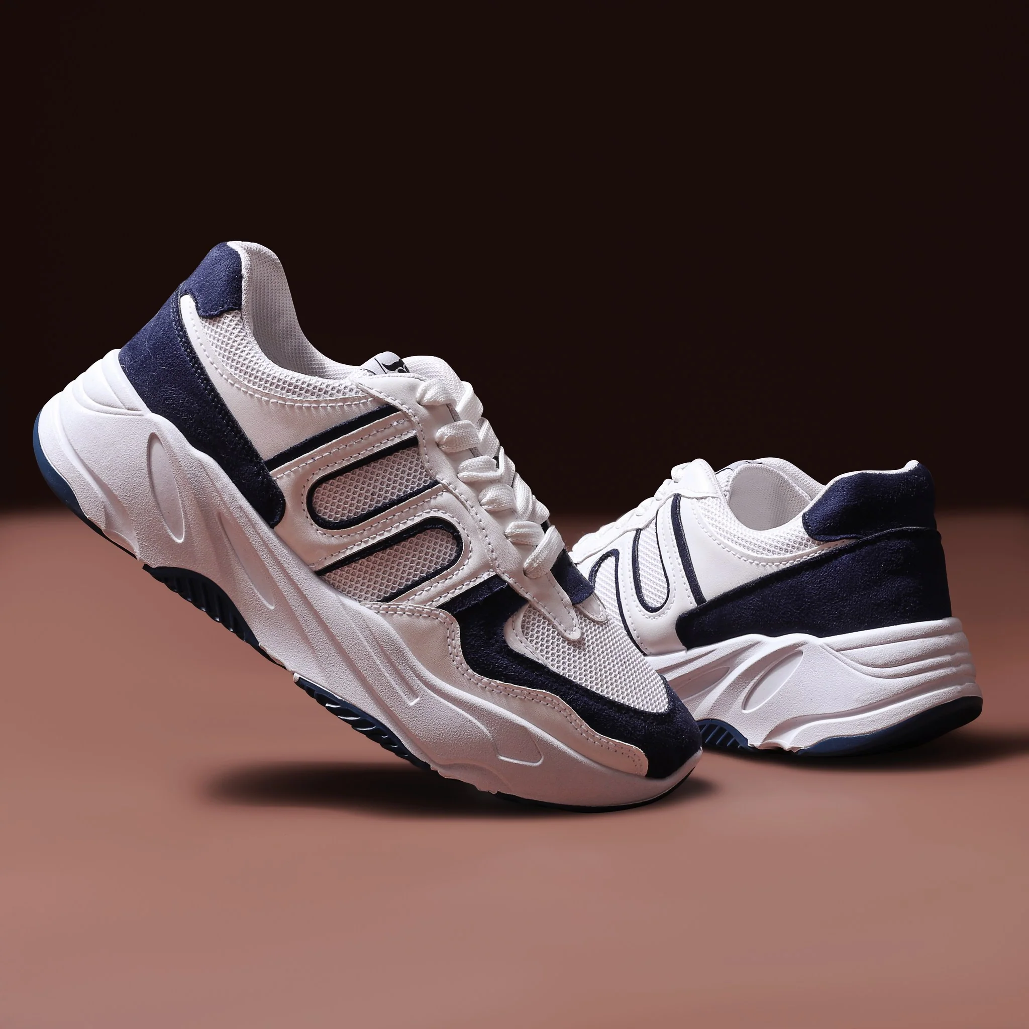 حذاء كاجوال من الفئة الفاخرة للحياة اليومية من تيستا تورو Q4 - Image 40