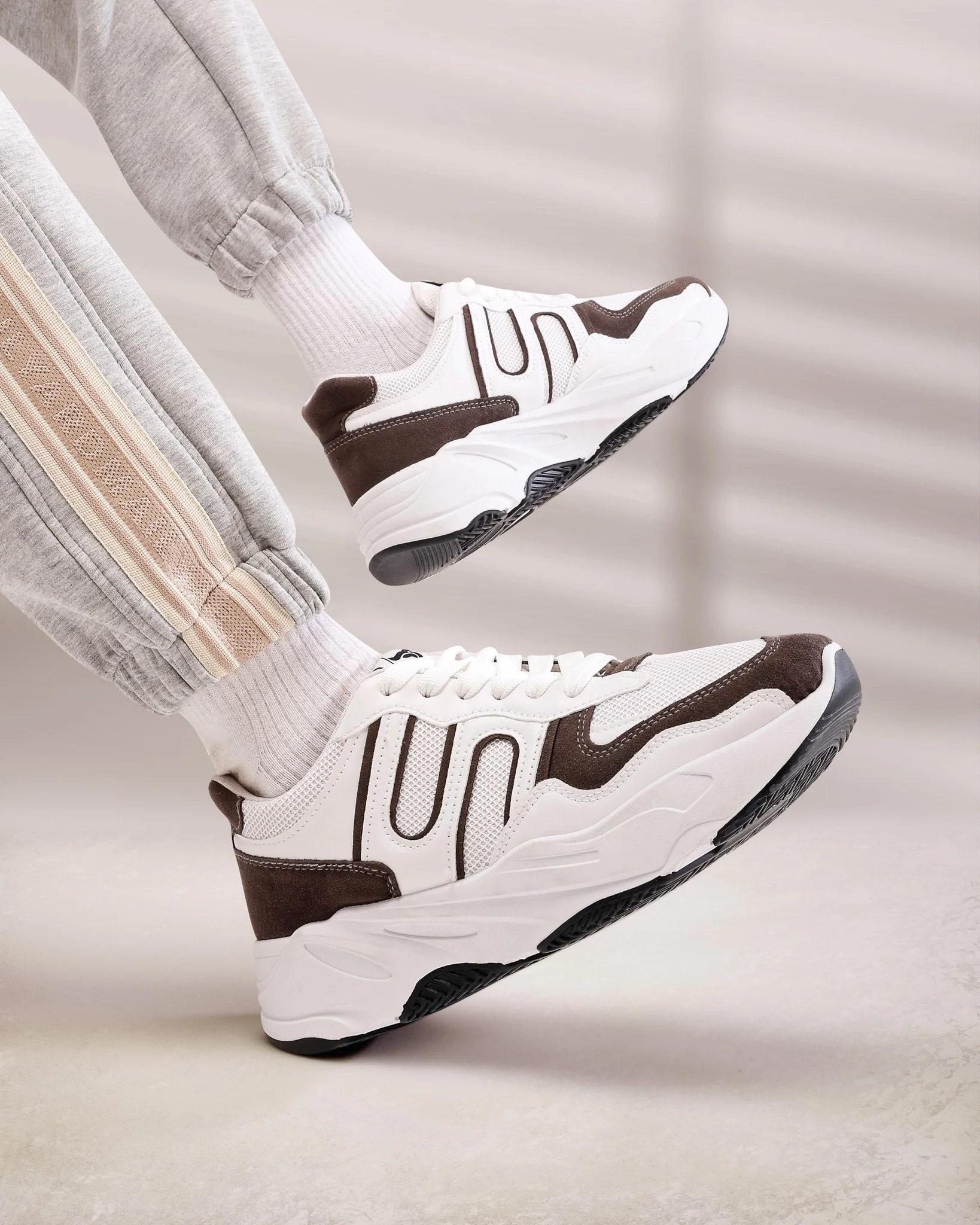 حذاء كاجوال من الفئة الفاخرة للحياة اليومية من تيستا تورو Q4 - Image 6