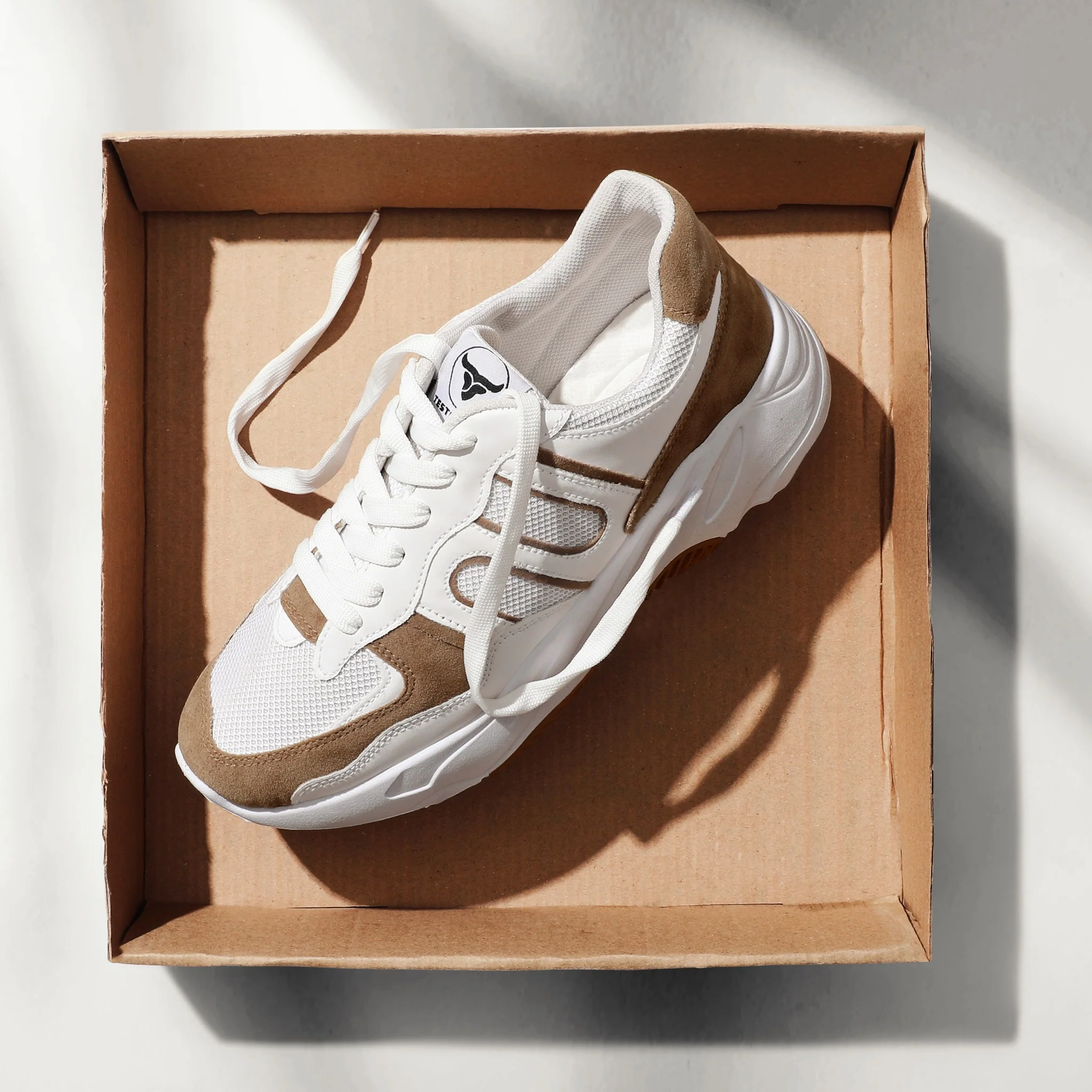 حذاء كاجوال من الفئة الفاخرة للحياة اليومية من تيستا تورو Q4 - Image 9