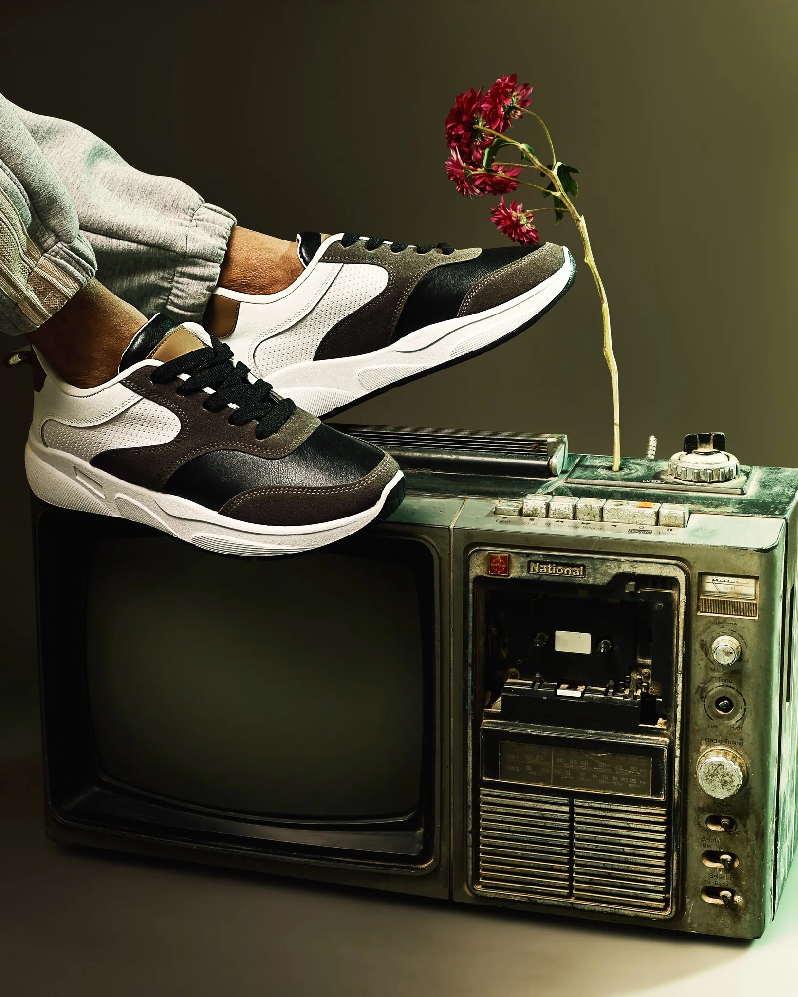 حذاء تيستا تورو الفاخر للرجال - تصميم رياضي أنيق ومريح S1 - Image 11