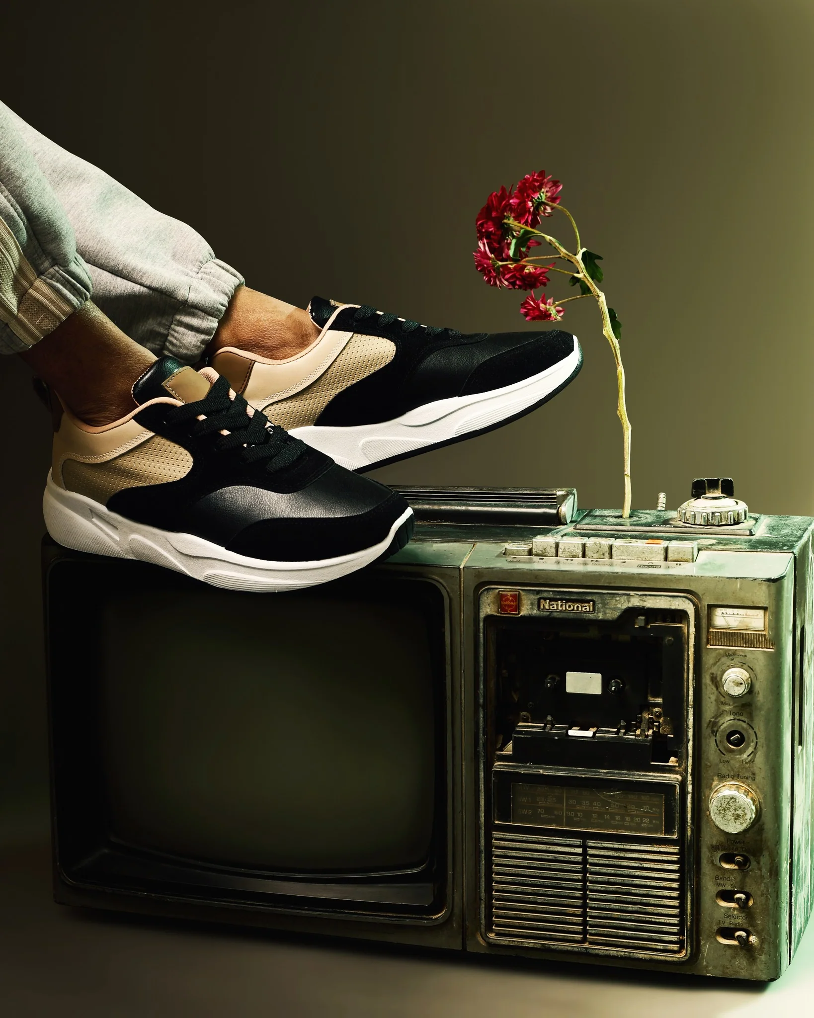 حذاء تيستا تورو الفاخر للرجال - تصميم رياضي أنيق ومريح S1 - Image 12