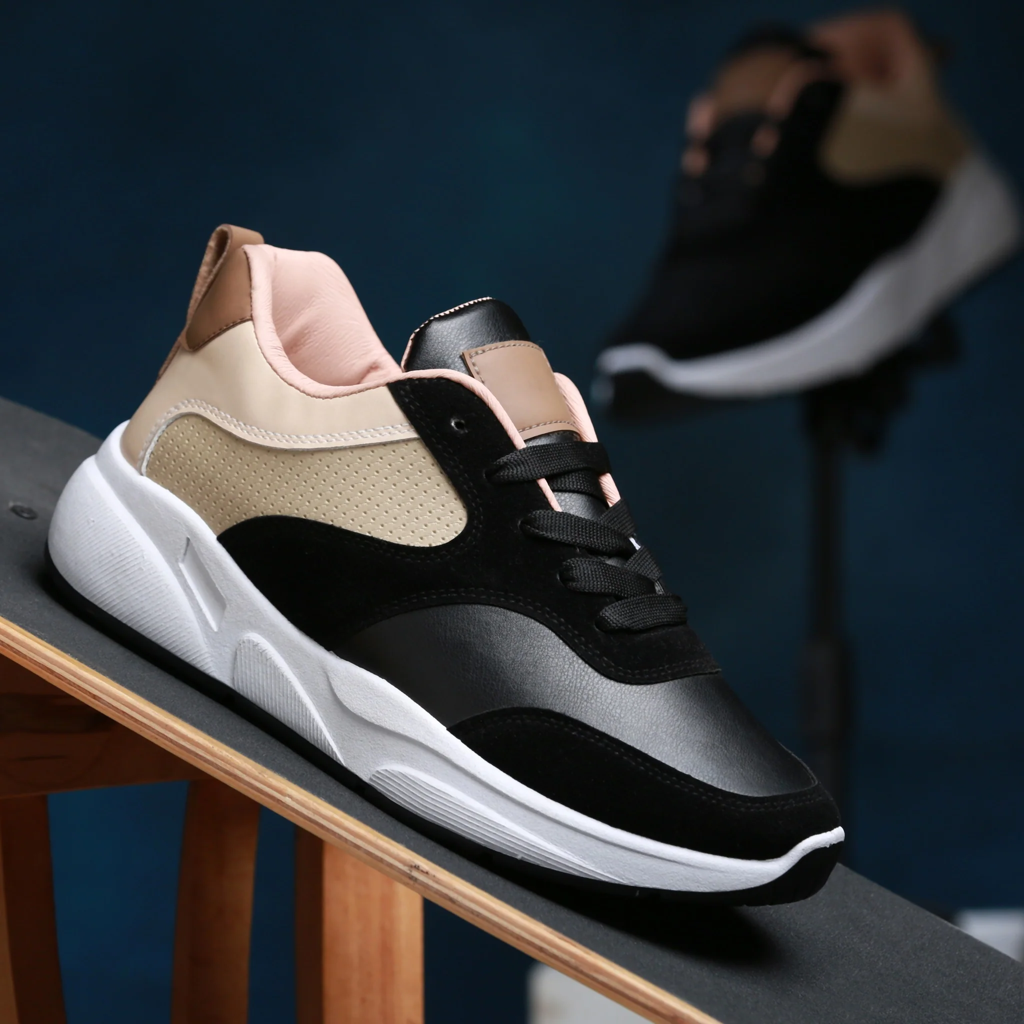 حذاء تيستا تورو الفاخر للرجال - تصميم رياضي أنيق ومريح S1 - Image 3