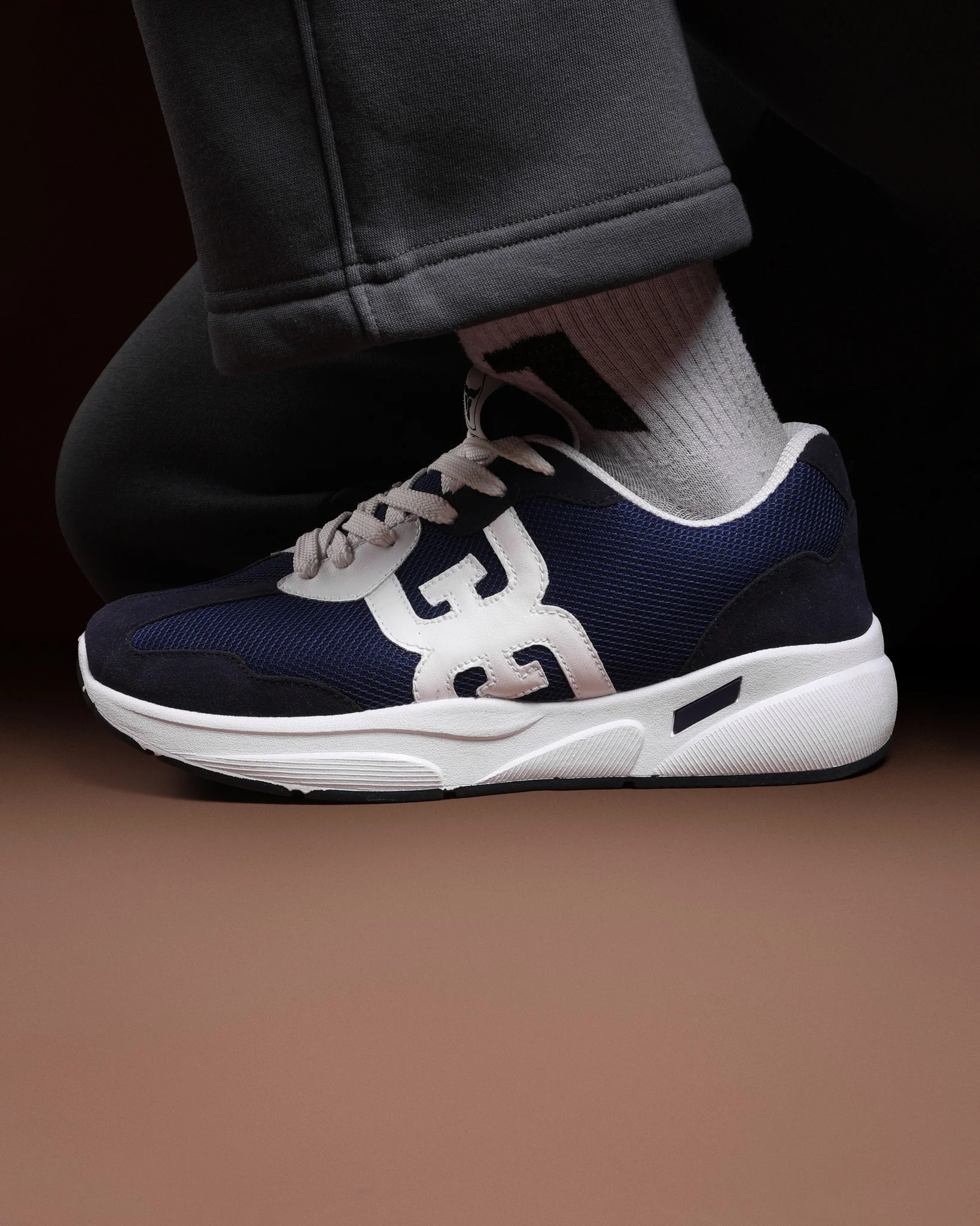 حذاء يومي مريح بخفة ملحوظة وامتصاص جيد للصدمات S6 - Image 6