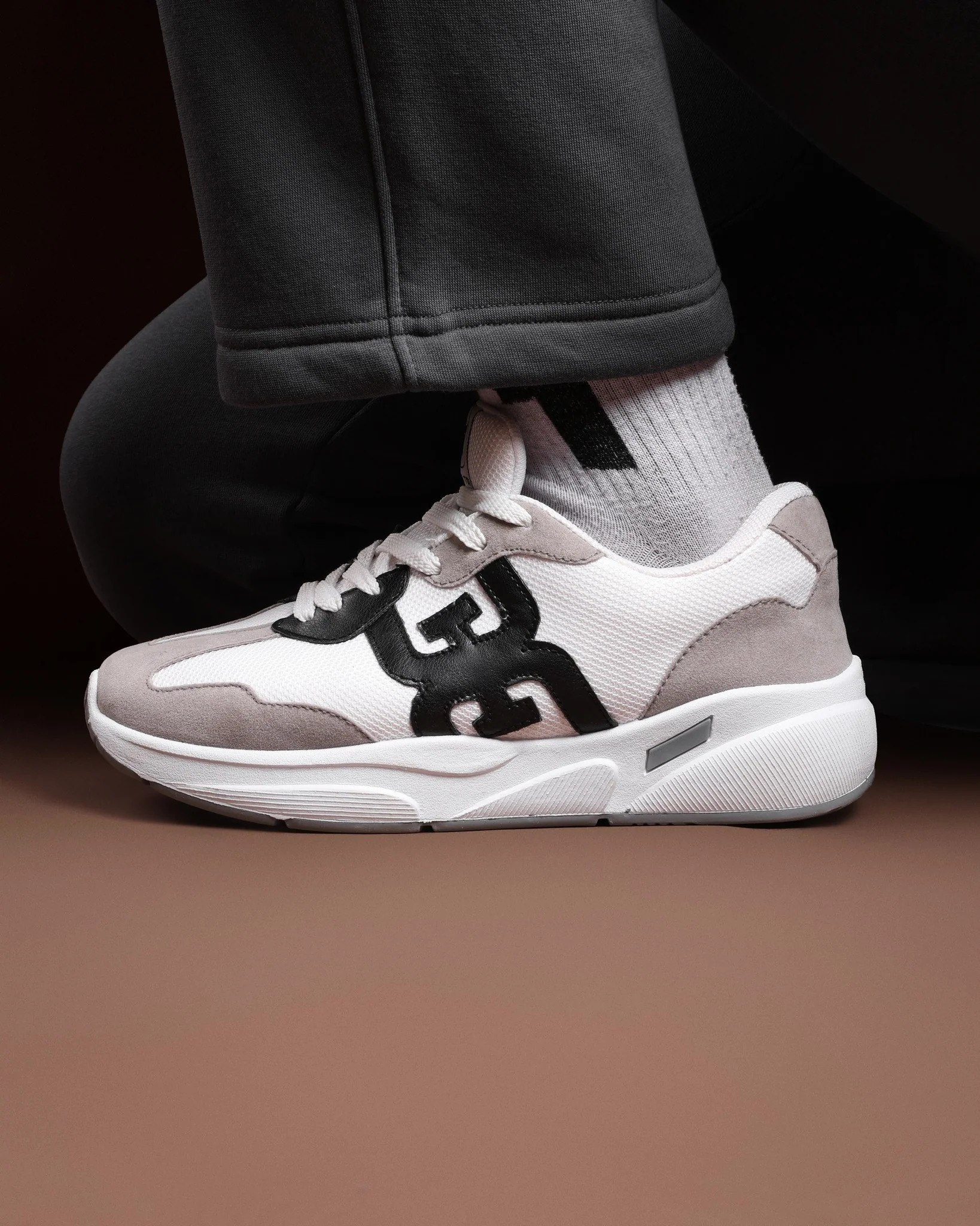 حذاء يومي مريح بخفة ملحوظة وامتصاص جيد للصدمات S6 - Image 8