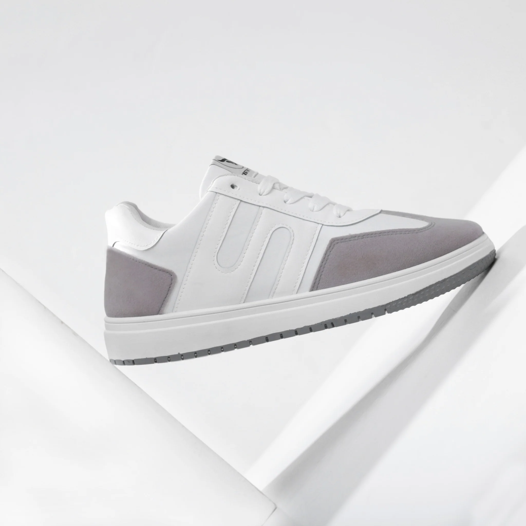 حذاء من الفئة الفاخرة بتصميم هادئ للحياة اليومية من تيستا تورو x12 - Image 3