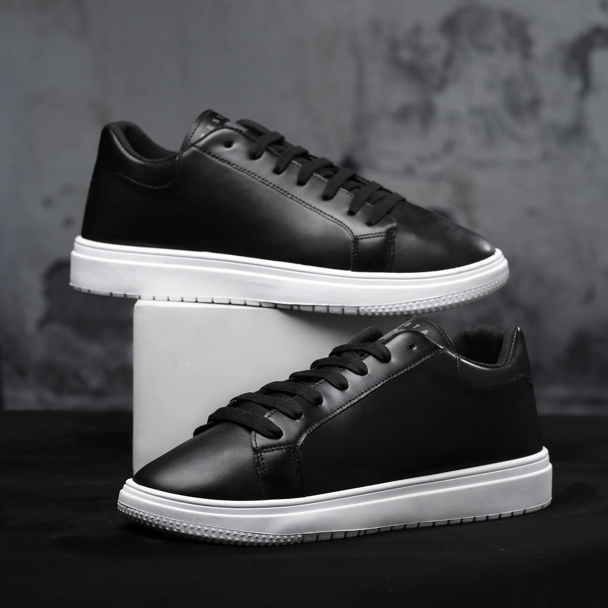 سنيكر بيزيك اساسي لجميع ظروف الارتداء مبطن بتقنية الكلاود فوم x8 - Image 16