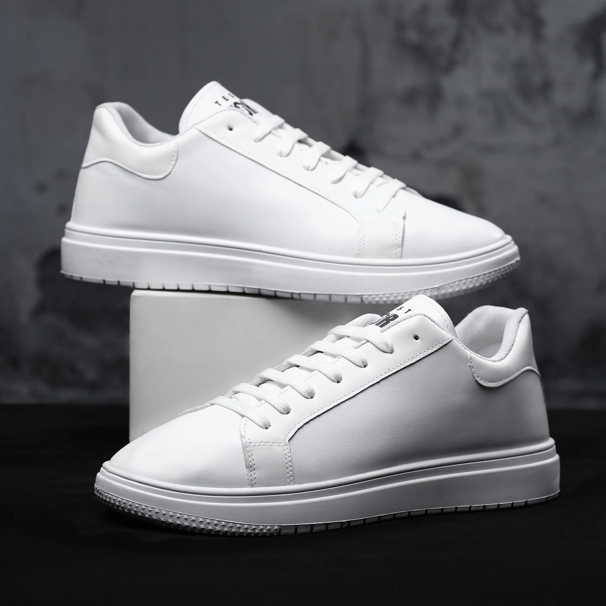 سنيكر بيزيك اساسي لجميع ظروف الارتداء مبطن بتقنية الكلاود فوم x8 - Image 17