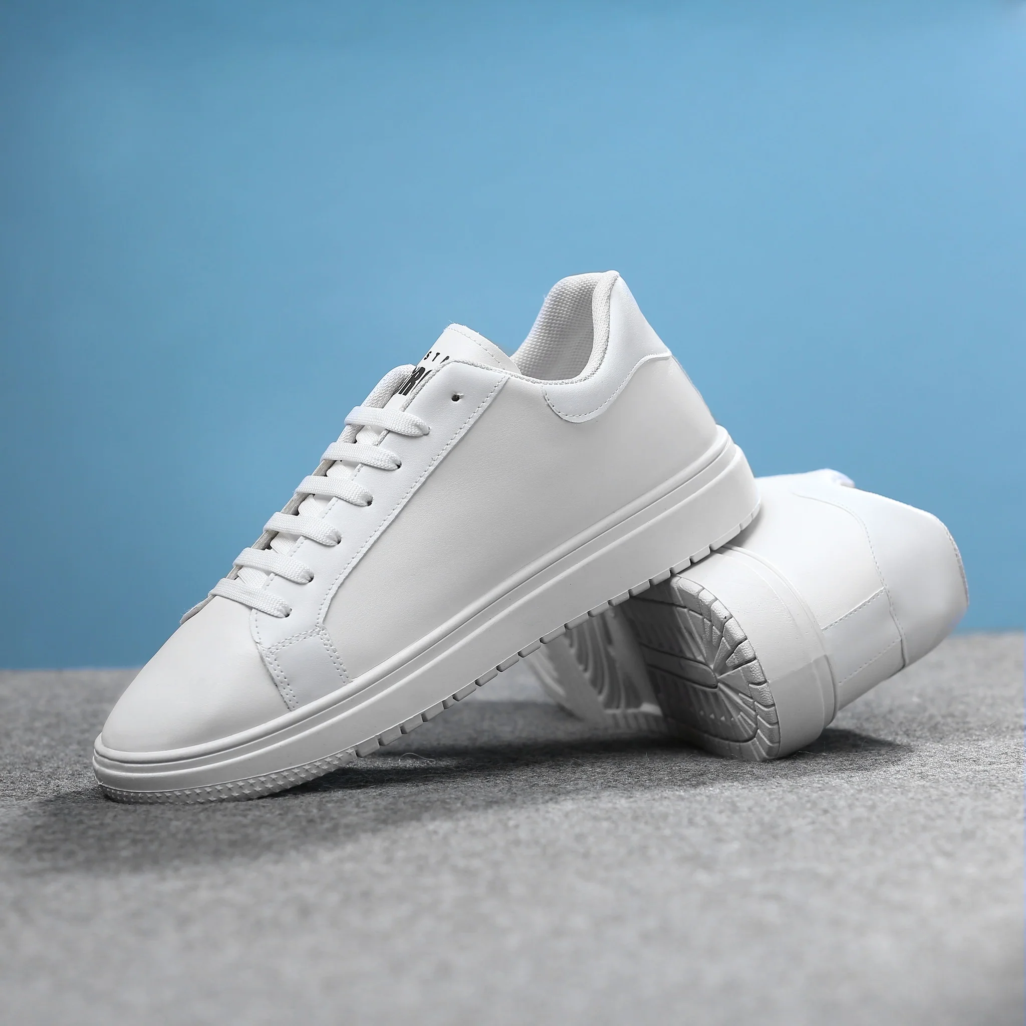 سنيكر بيزيك اساسي لجميع ظروف الارتداء مبطن بتقنية الكلاود فوم x8 - Image 24