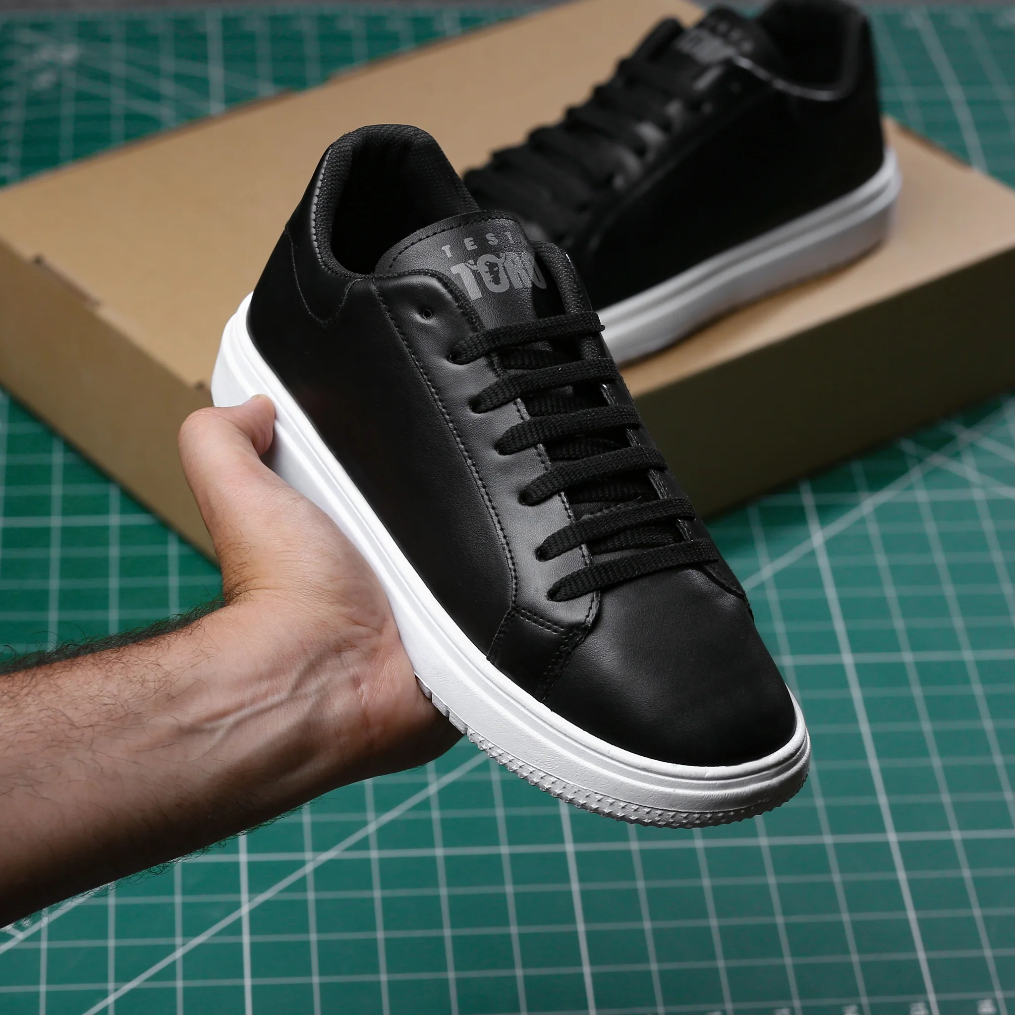 سنيكر بيزيك اساسي لجميع ظروف الارتداء مبطن بتقنية الكلاود فوم x8 - Image 7