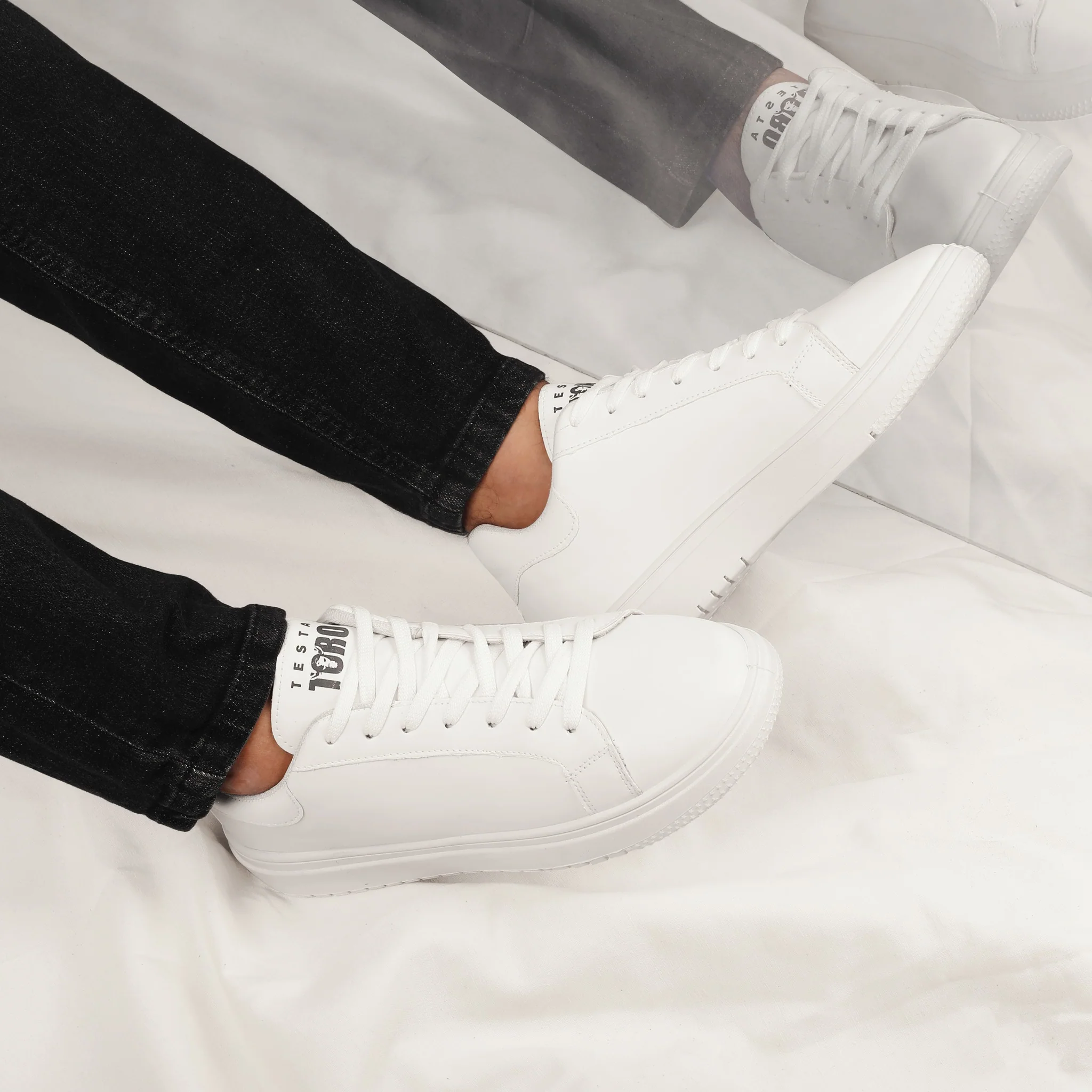 سنيكر بيزيك اساسي لجميع ظروف الارتداء مبطن بتقنية الكلاود فوم x8 - Image 9